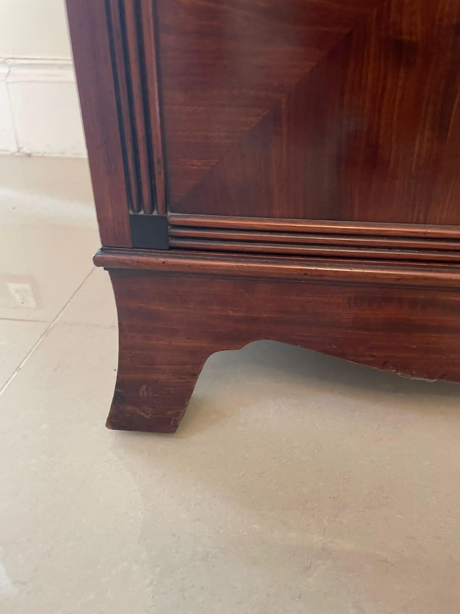 Credenza in mogano antico di eccezionale qualità di Goodalls of Manchester in vendita 1