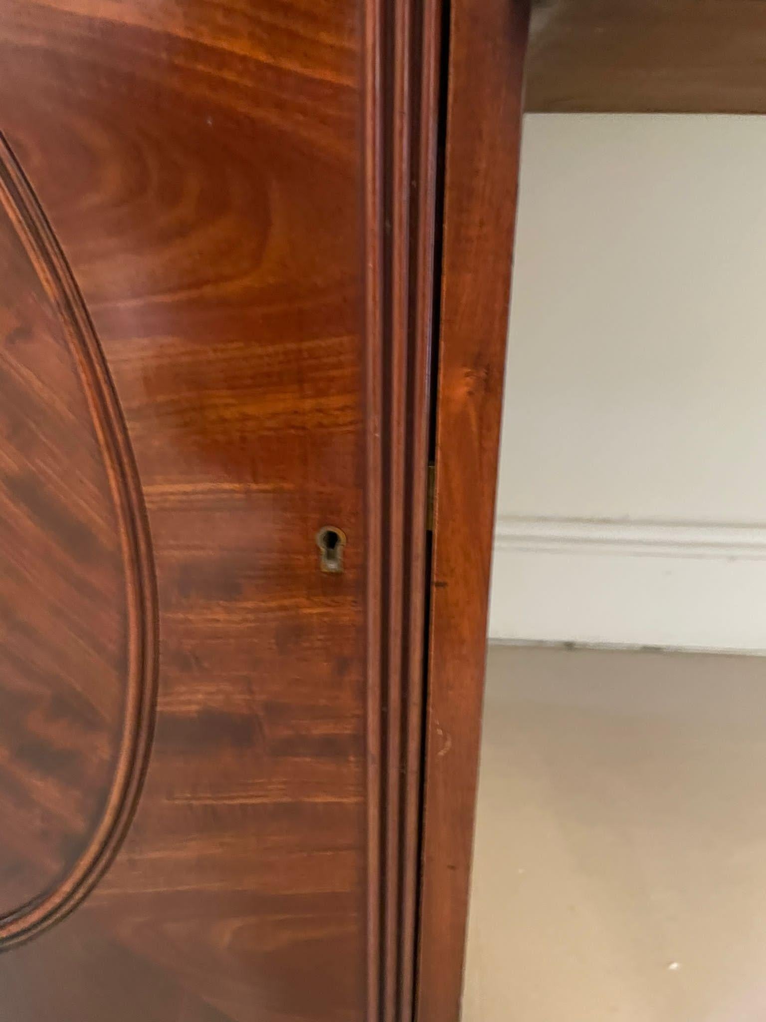 Credenza in mogano antico di eccezionale qualità di Goodalls of Manchester in vendita 2
