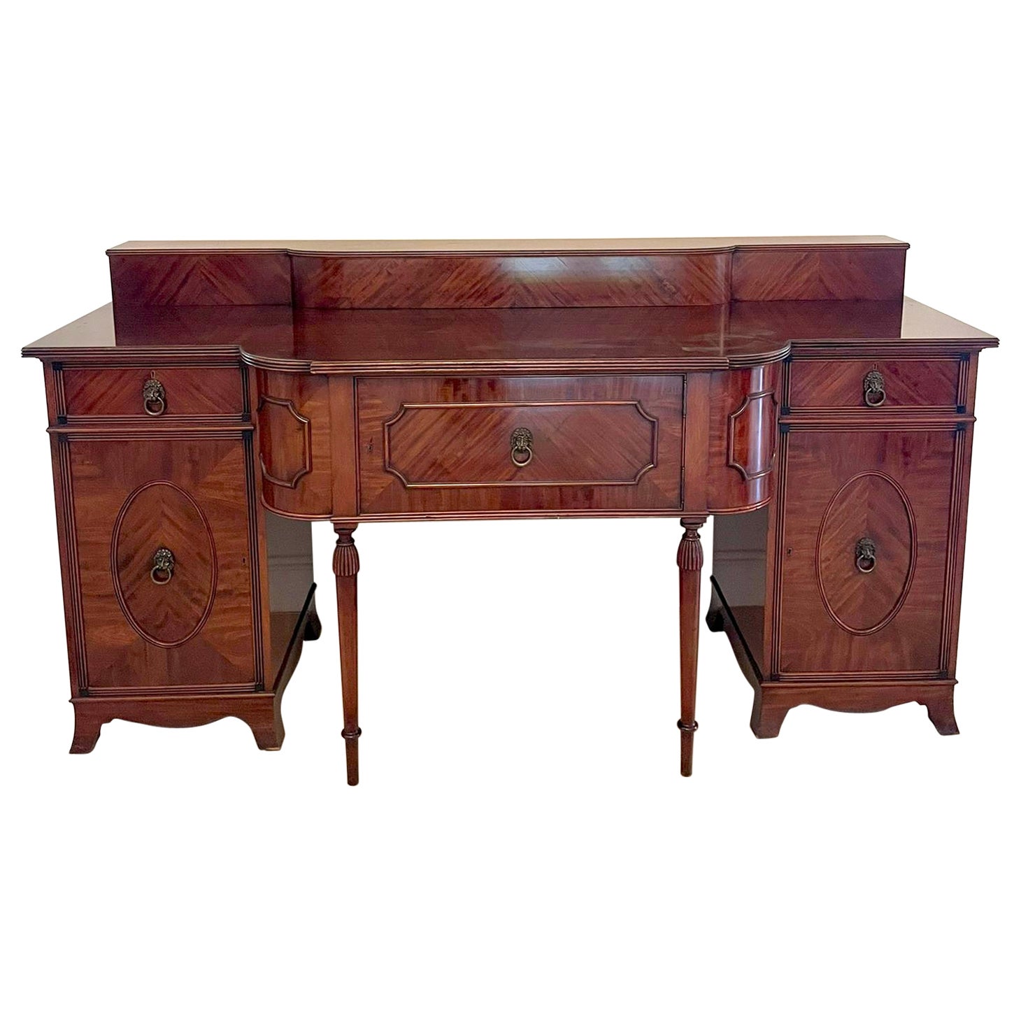 Credenza in mogano antico di eccezionale qualità di Goodalls of Manchester