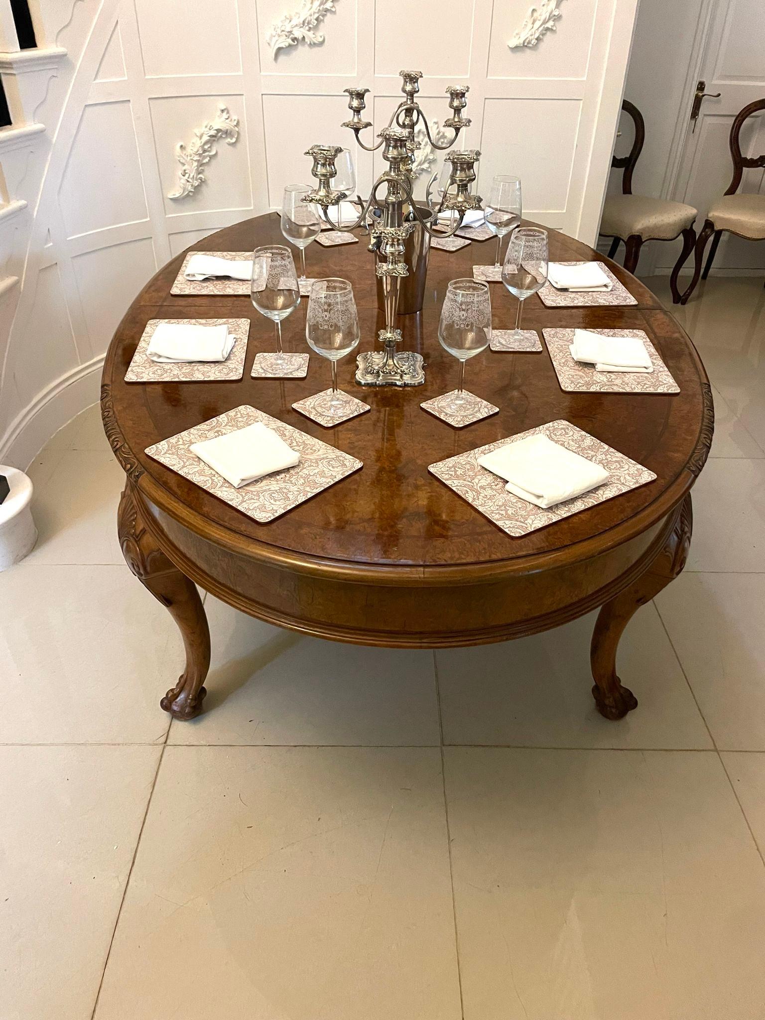 Outstanding Quality Antique Oval Burr Walnut 8 Seater Dining Table For Sale 3