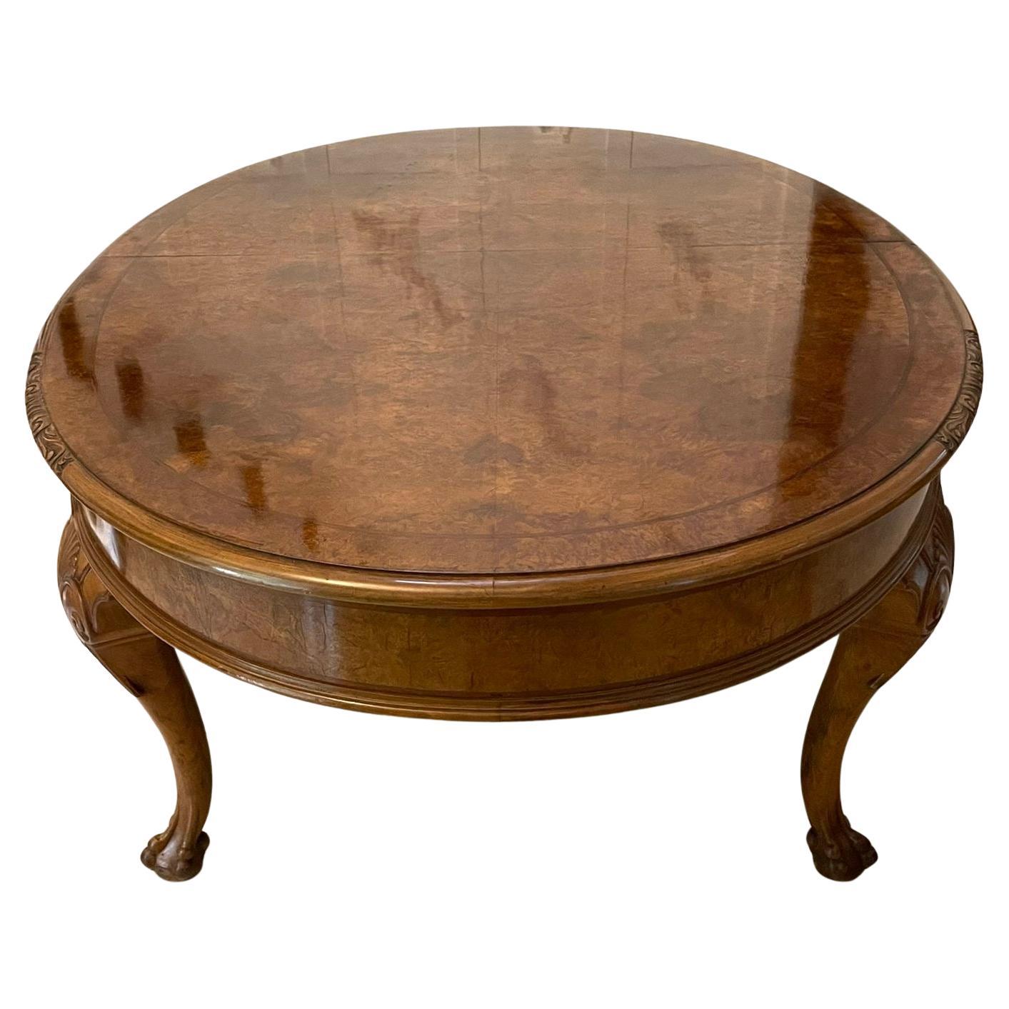 Outstanding Quality Antique Oval Burr Walnut 8 Seater Dining Table For Sale