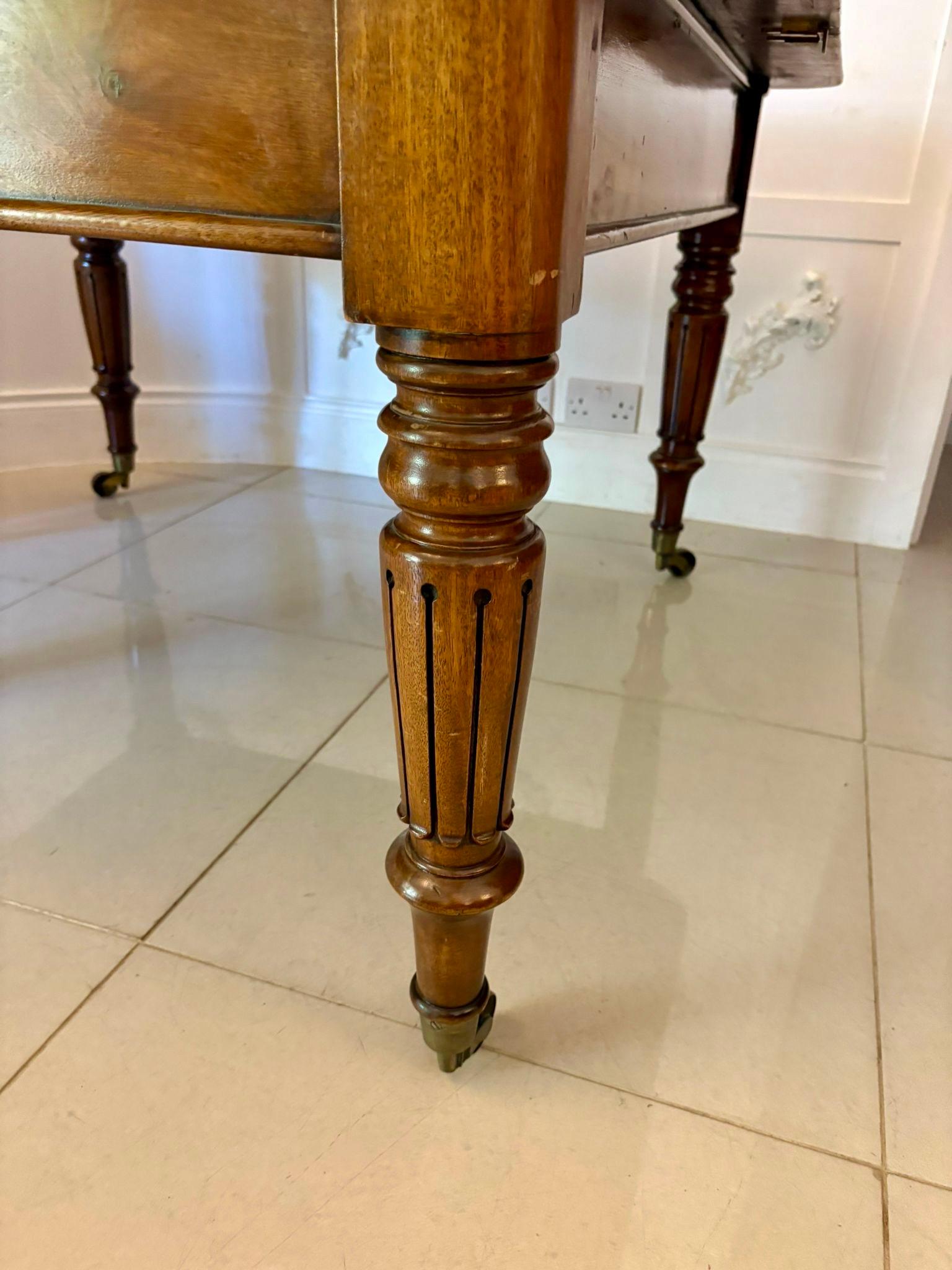 Outstanding Quality Antique Quality Mahogany 10 Seater Extending Dining Table For Sale 3