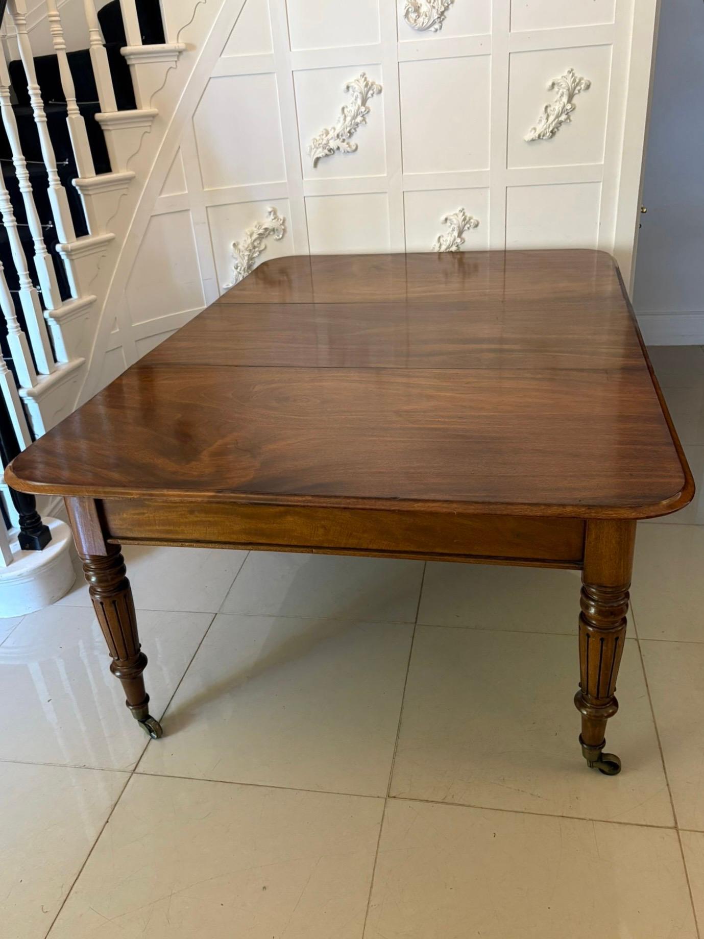 English Outstanding Quality Antique Quality Mahogany 10 Seater Extending Dining Table For Sale