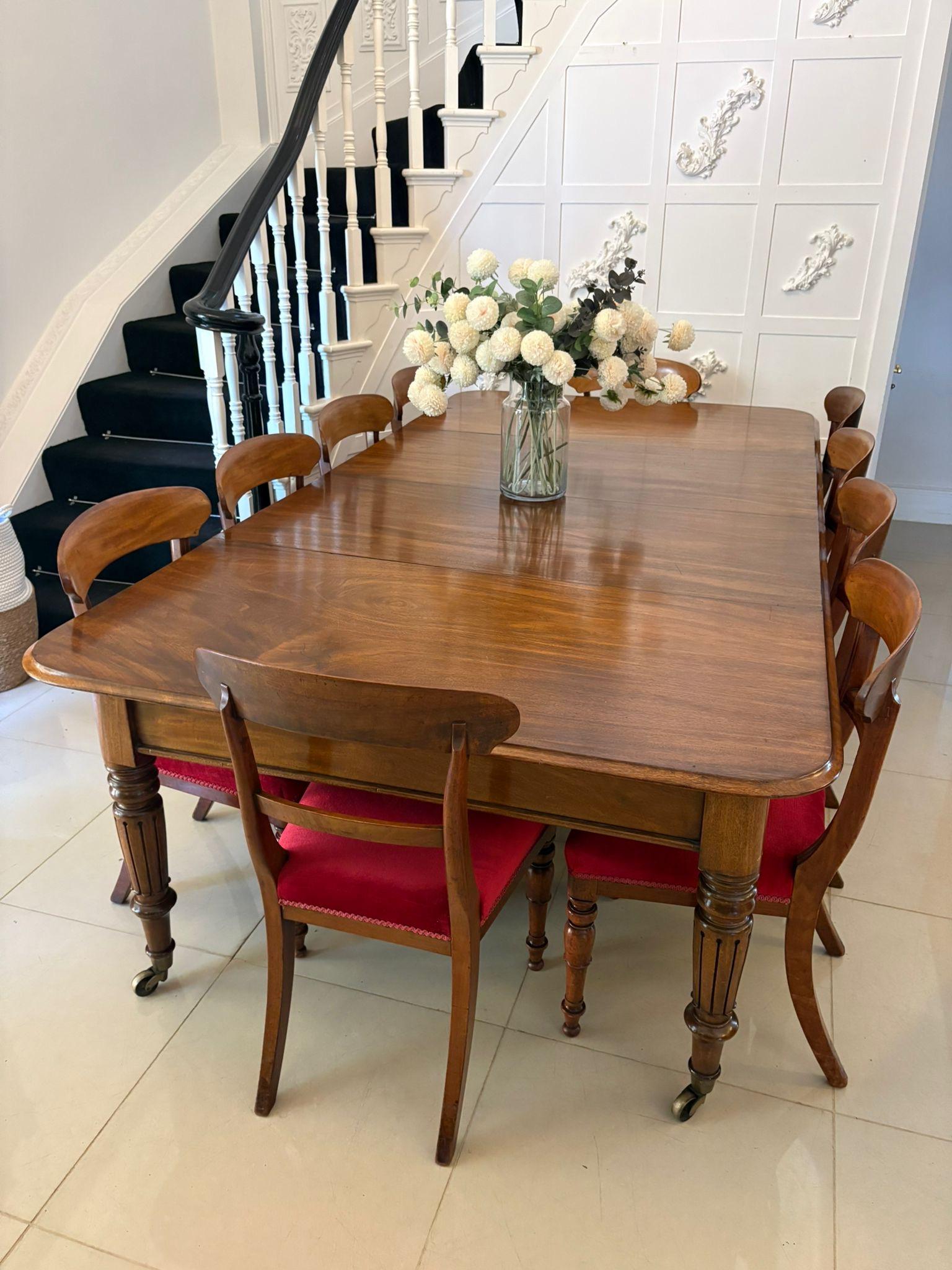 Outstanding Quality Antique Quality Mahogany 10 Seater Extending Dining Table In Good Condition For Sale In Suffolk, GB