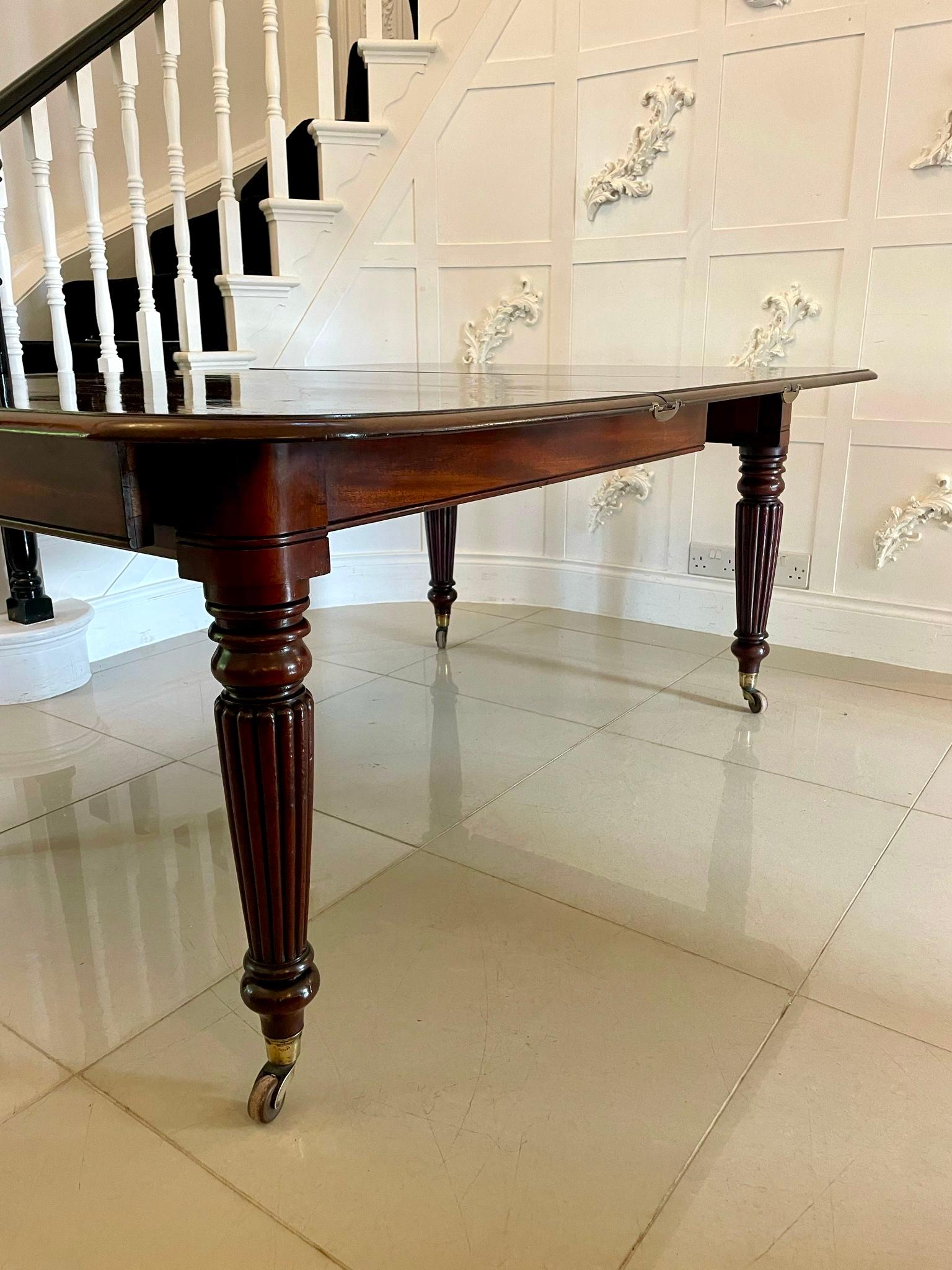 Outstanding Quality Antique Regency Figured Mahogany Extending Dining Table  For Sale 3