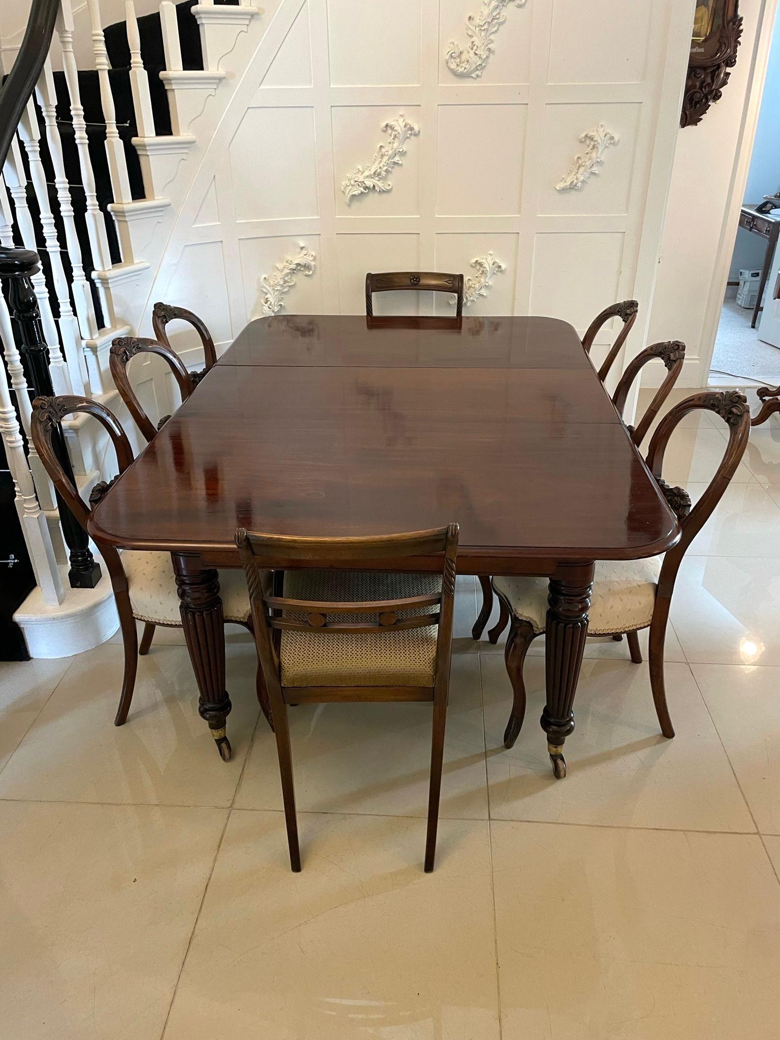 Outstanding Quality Antique Regency Figured Mahogany Extending Dining Table  In Good Condition For Sale In Suffolk, GB