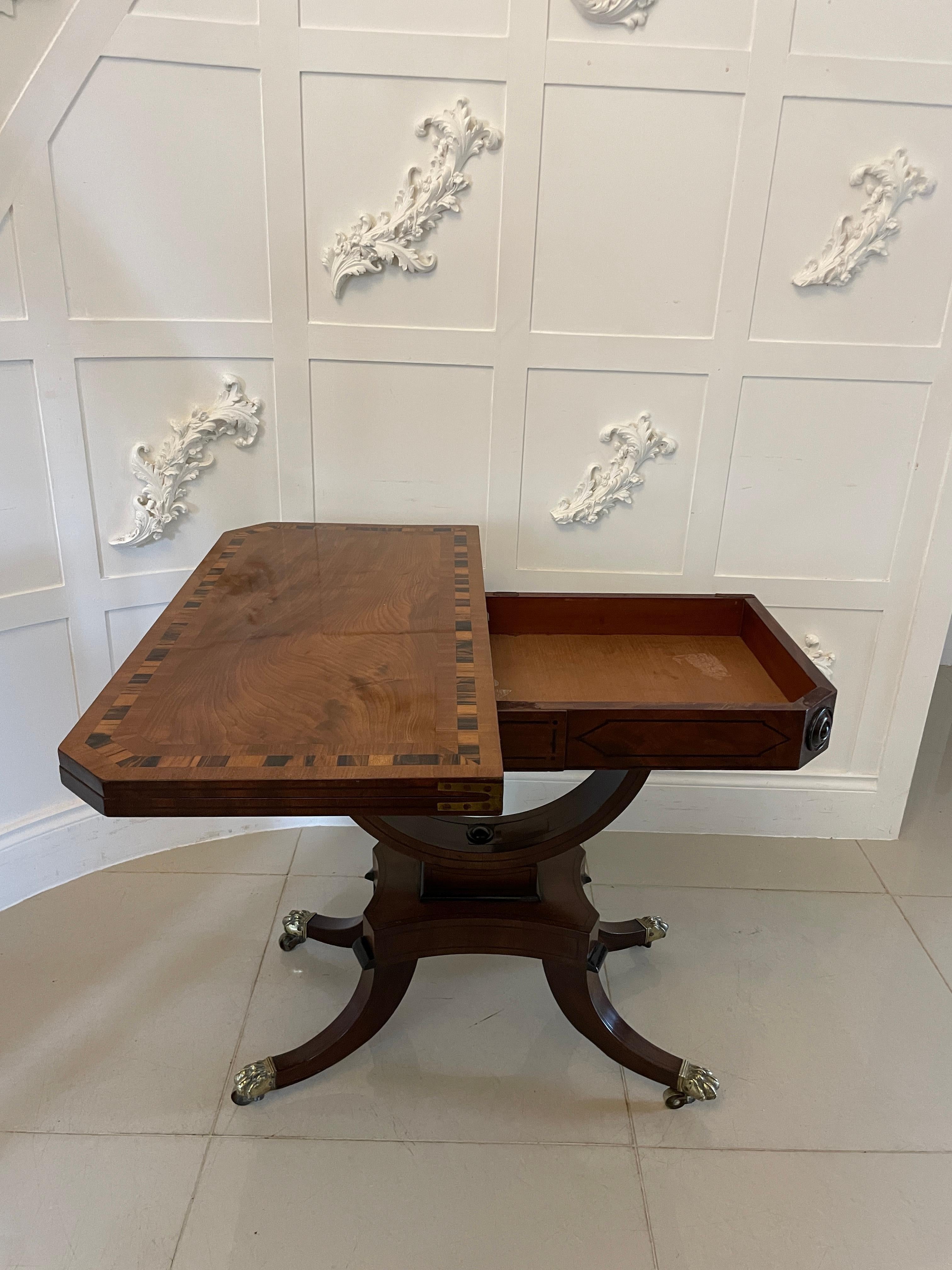 Mesa de centro/mesa de cartas de caoba antigua de la Regencia de calidad excepcional siglo XIX en venta