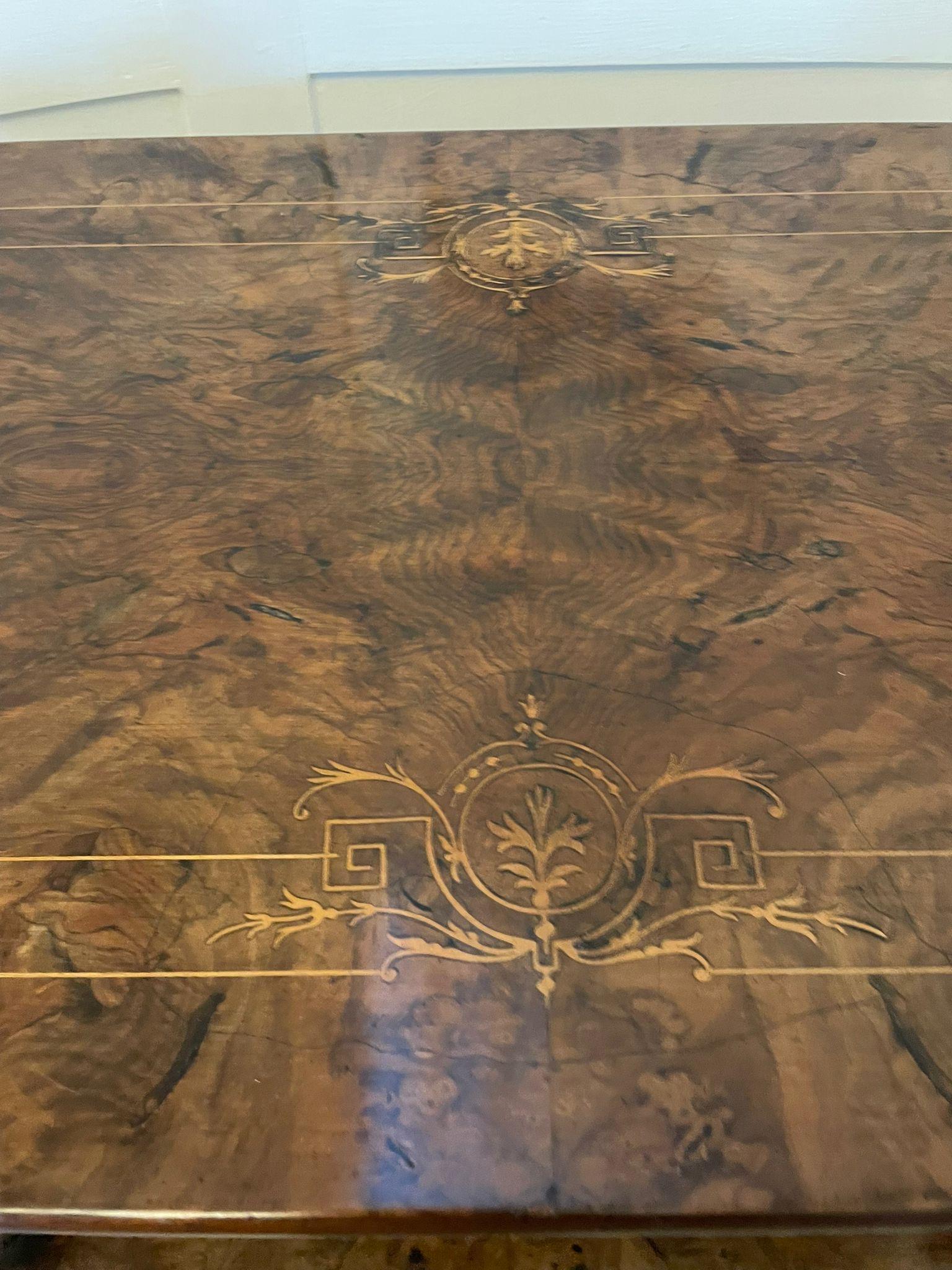 Eccezionale qualità dell'antico gabinetto musicale vittoriano in radica di noce Canterbury in vendita 3