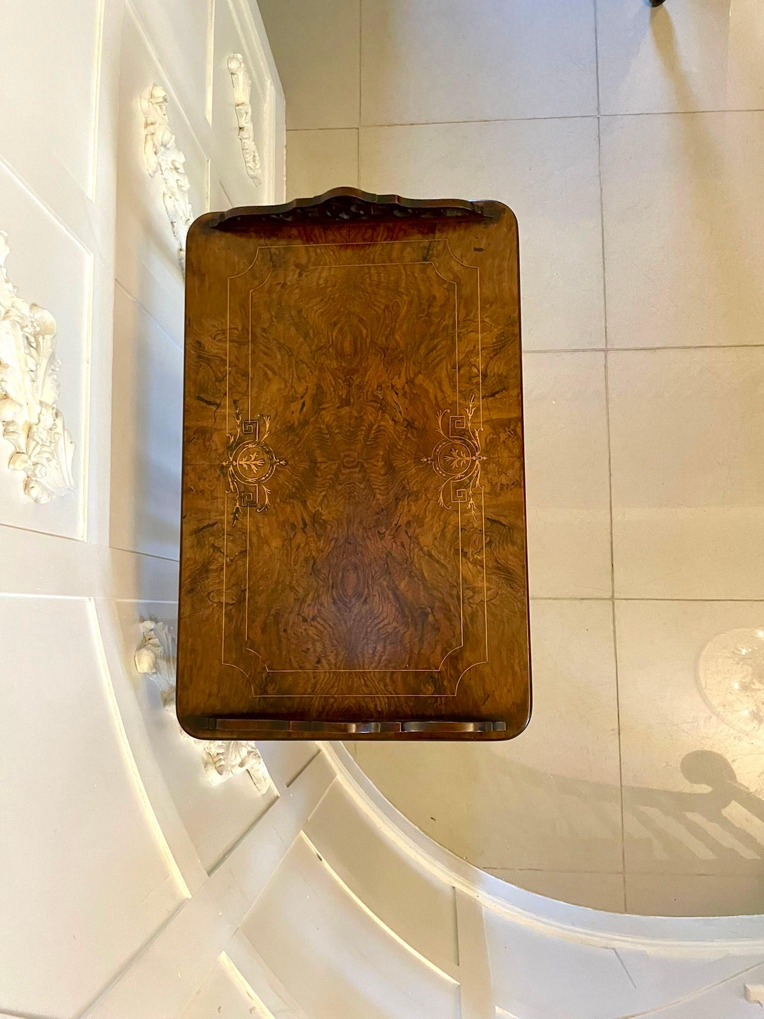 Vittoriano Eccezionale qualità dell'antico gabinetto musicale vittoriano in radica di noce Canterbury in vendita