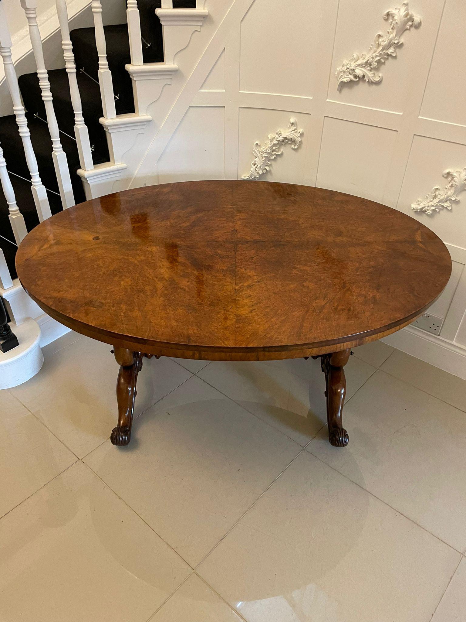Outstanding Quality Antique Victorian Burr Walnut Centre / Dining Table  In Good Condition For Sale In Suffolk, GB