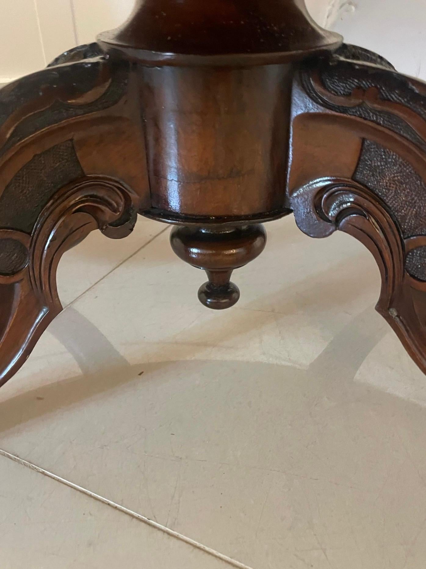Outstanding Quality Antique Victorian Burr Walnut Inlaid Oval Coffee Table  In Good Condition For Sale In Suffolk, GB