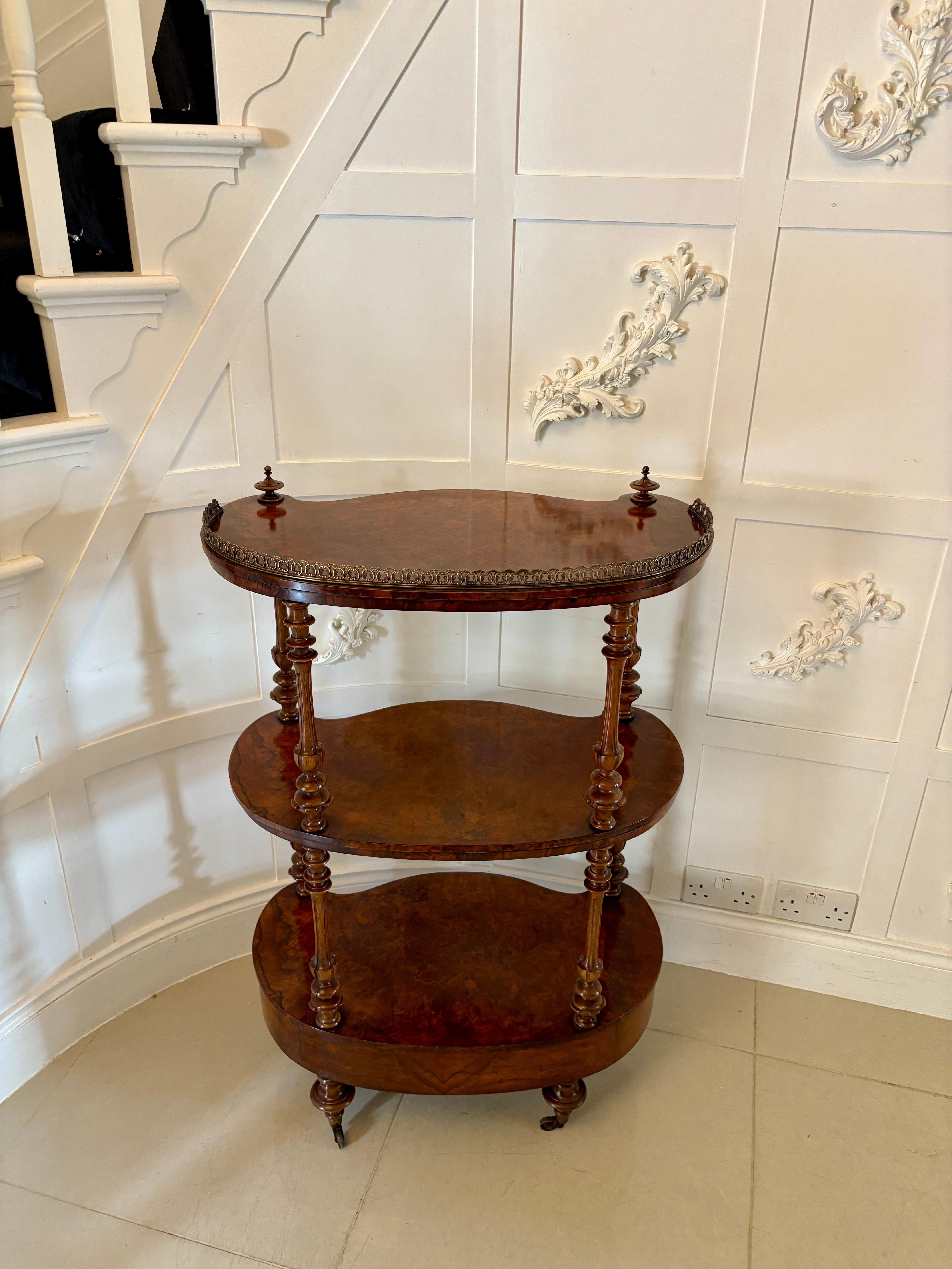 Outstanding Quality Antique Victorian Burr Walnut Serpentine Shaped Whatnot In Good Condition For Sale In Suffolk, GB