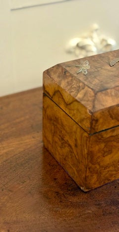 Eccezionale qualità dell'antico portavivande vittoriano in radica di noce