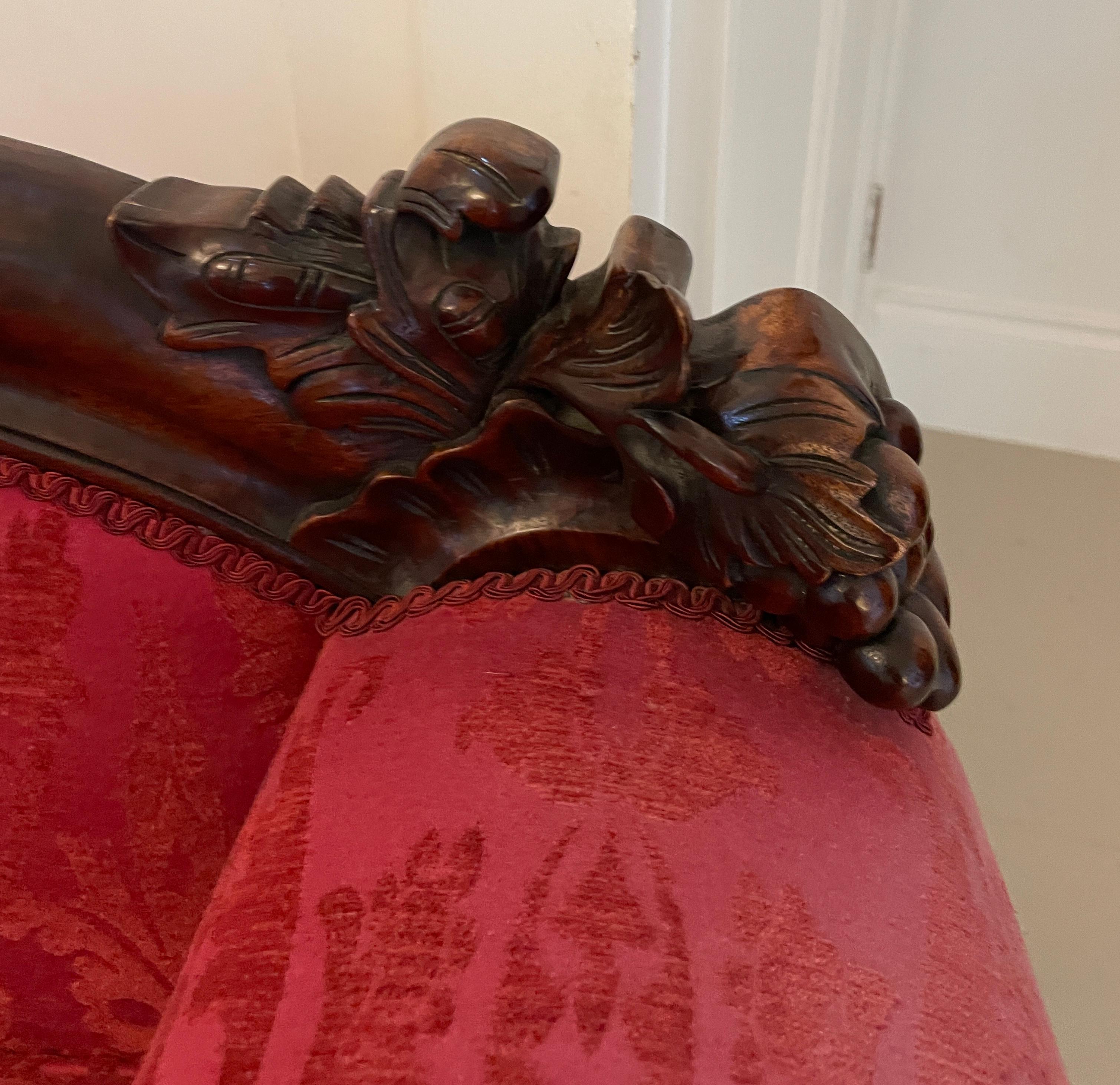 Outstanding Quality Antique Victorian Carved Mahogany Chaise Longue In Good Condition For Sale In Suffolk, GB