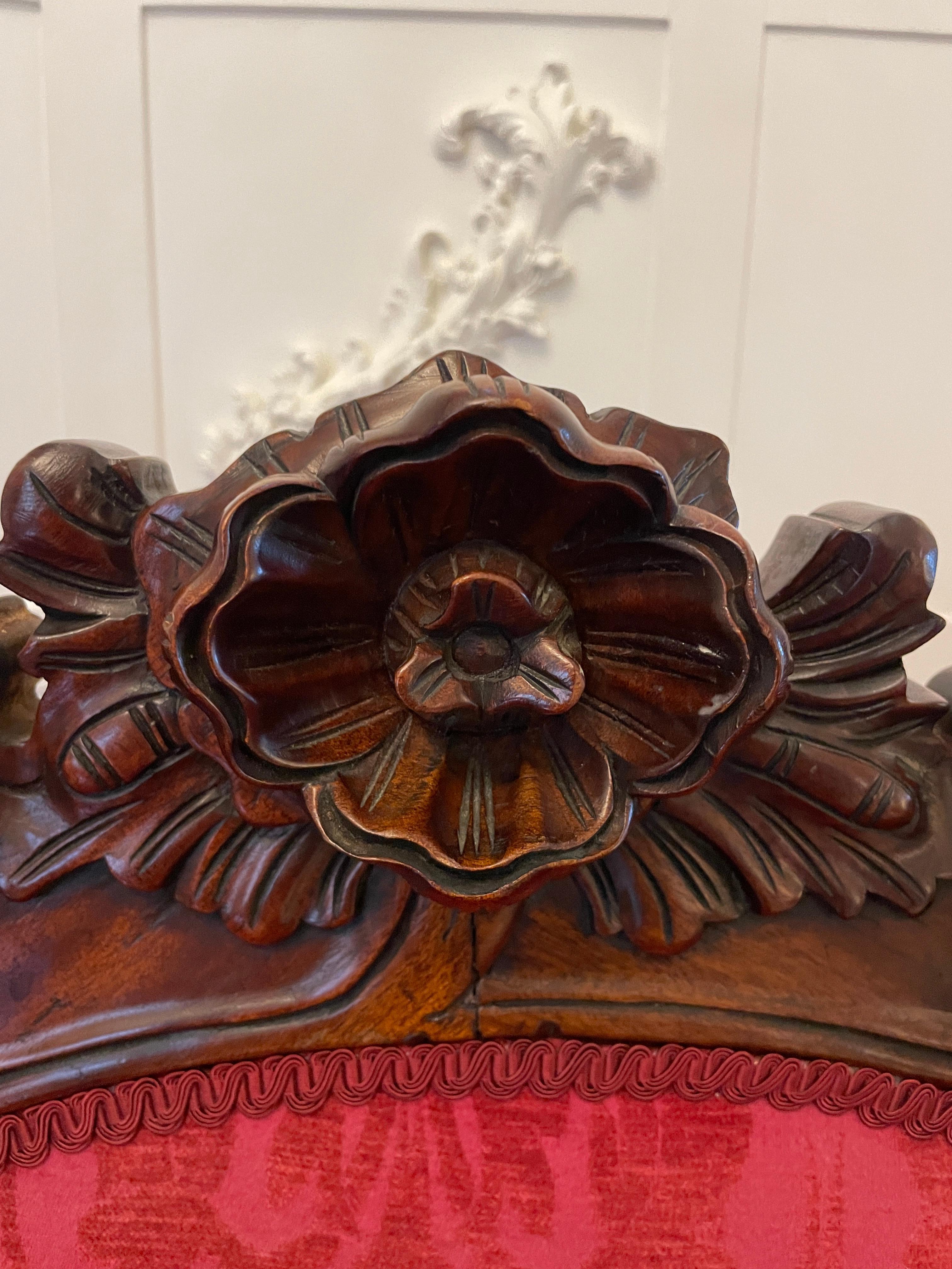 Outstanding Quality Antique Victorian Carved Mahogany Chaise Longue For Sale 1
