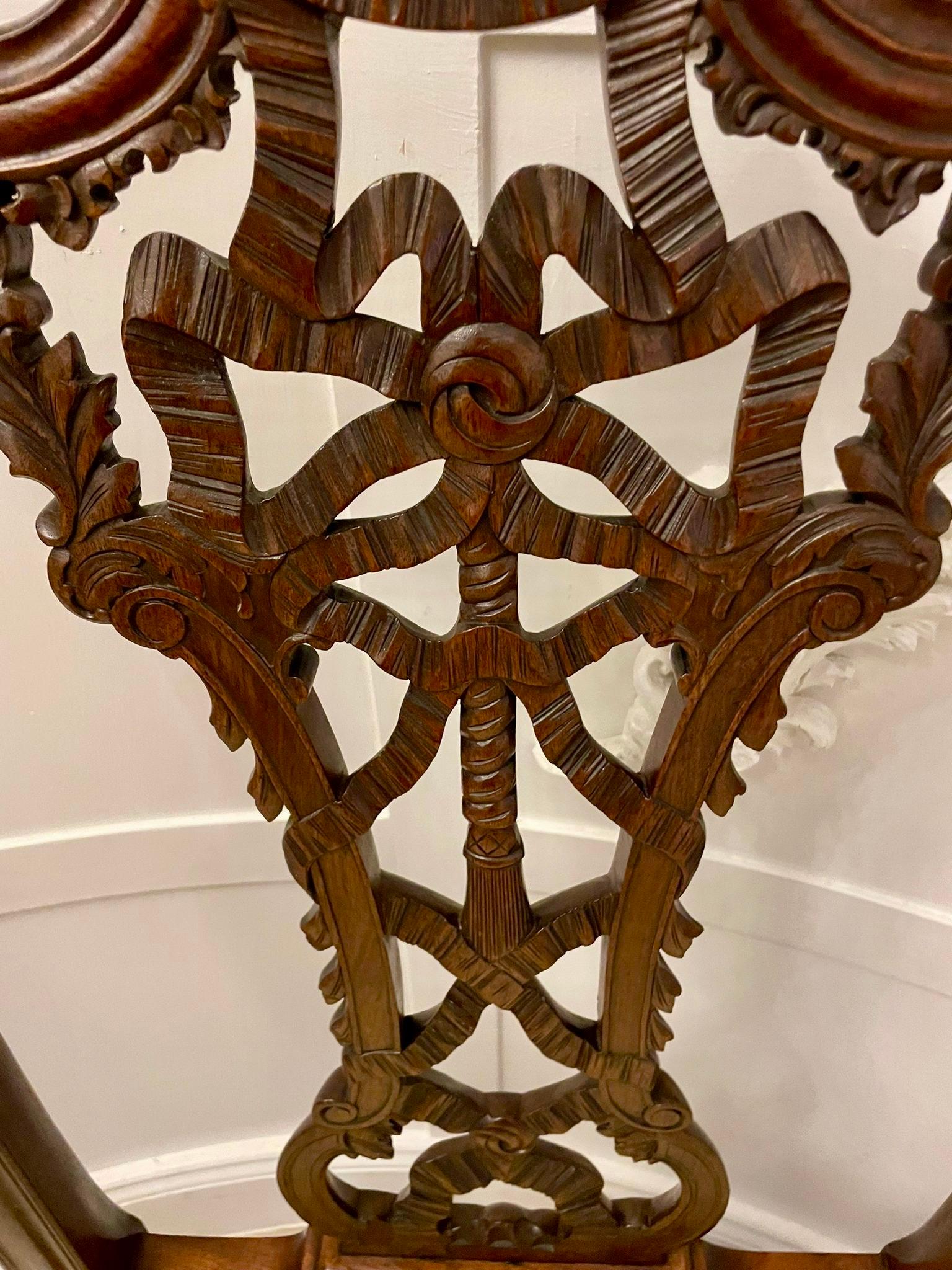 Silla de escritorio antigua victoriana de caoba tallada de calidad excepcional en venta 3