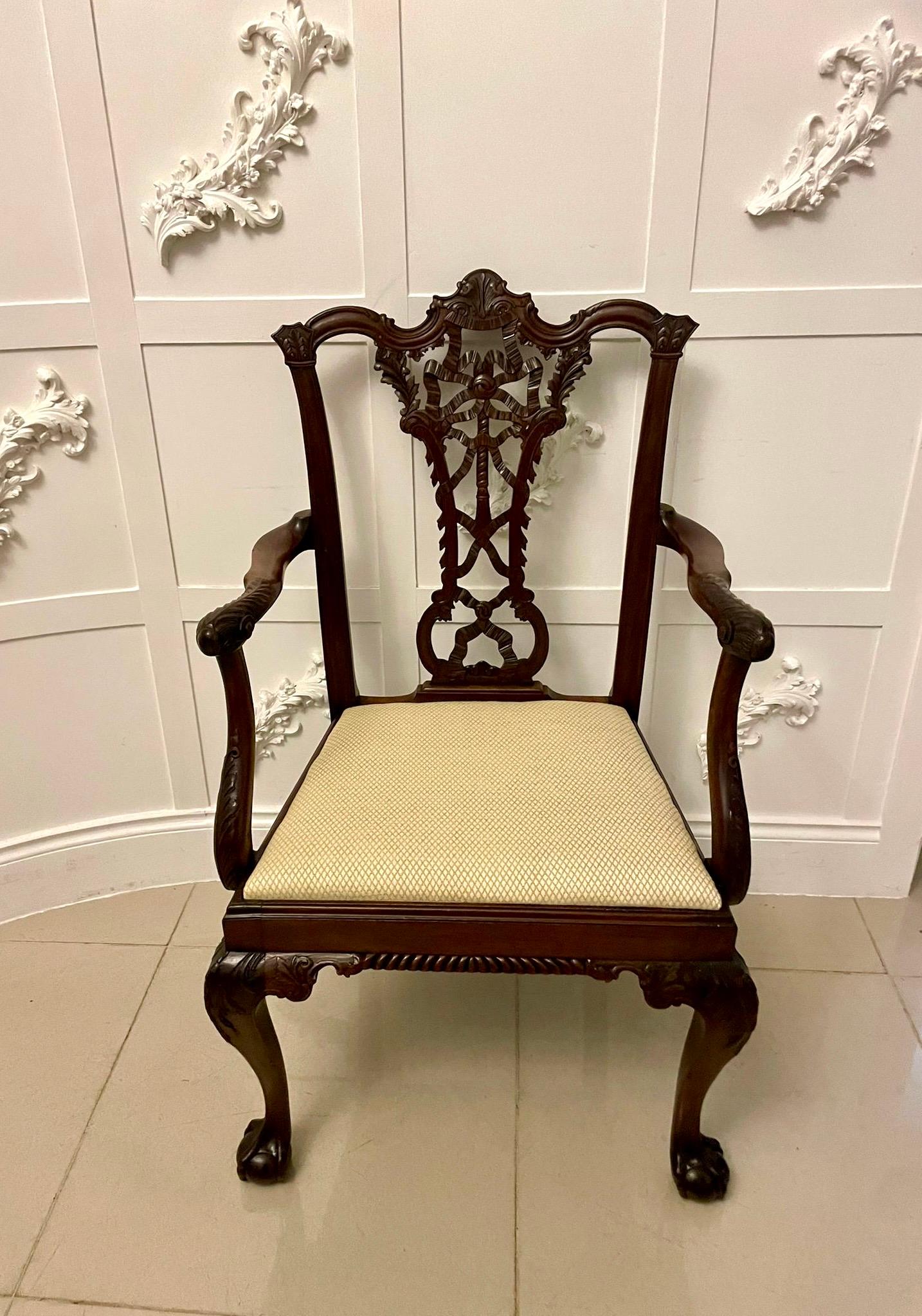 Silla de escritorio antigua victoriana de caoba tallada de calidad excepcional en Bueno estado para la venta en Suffolk, GB