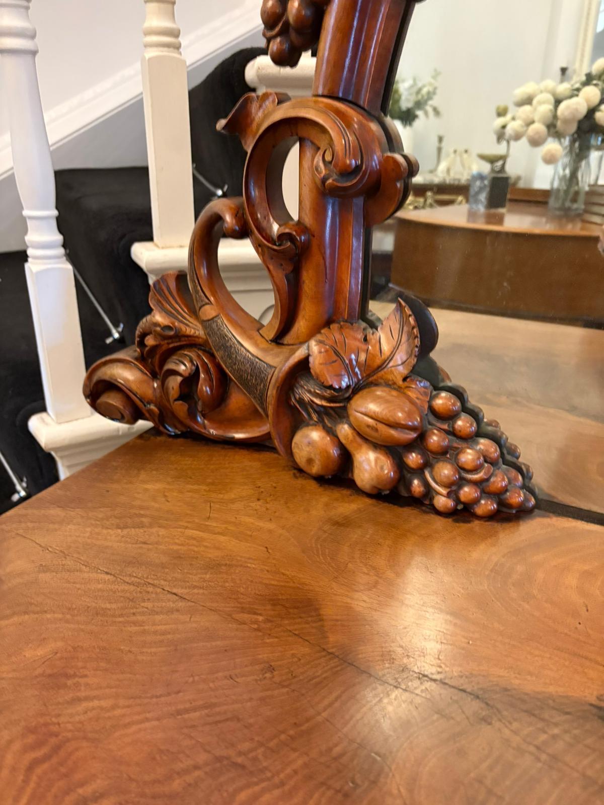 Outstanding Quality Antique Victorian Carved Mahogany Mirror Back Sideboard in vendita 3