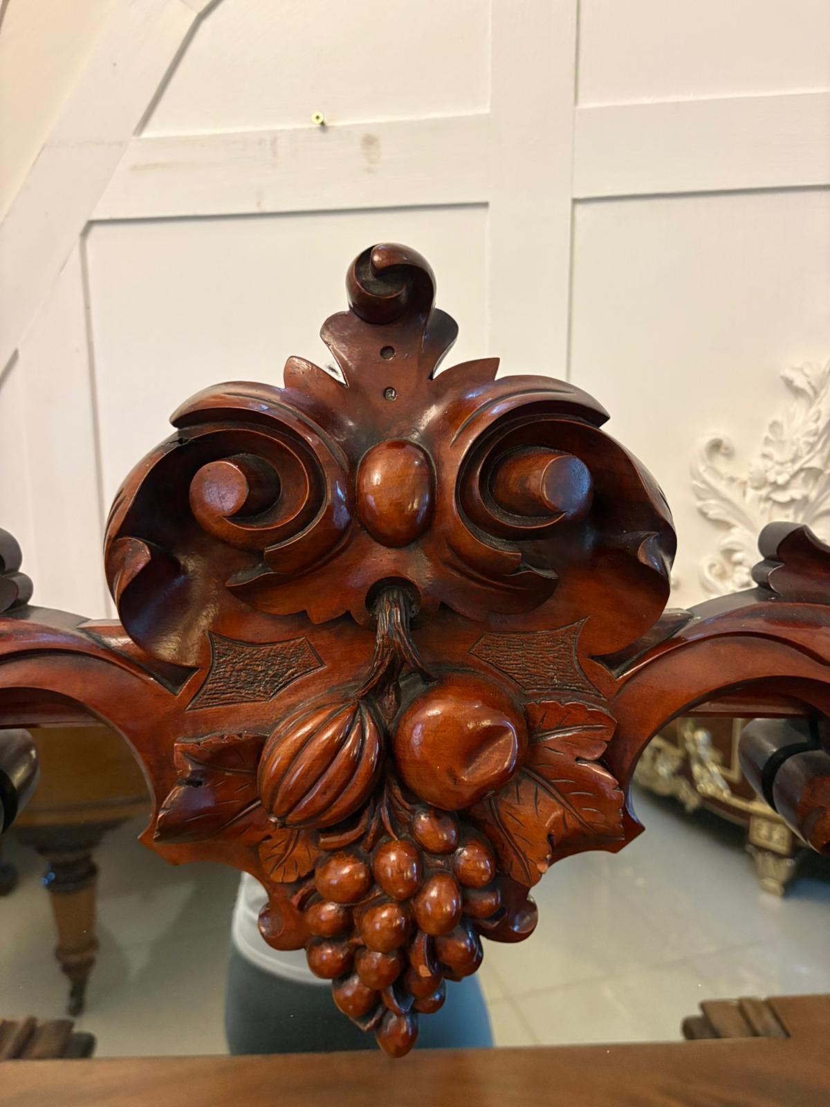 Outstanding Quality Antique Victorian Carved Mahogany Mirror Back Sideboard in vendita 4