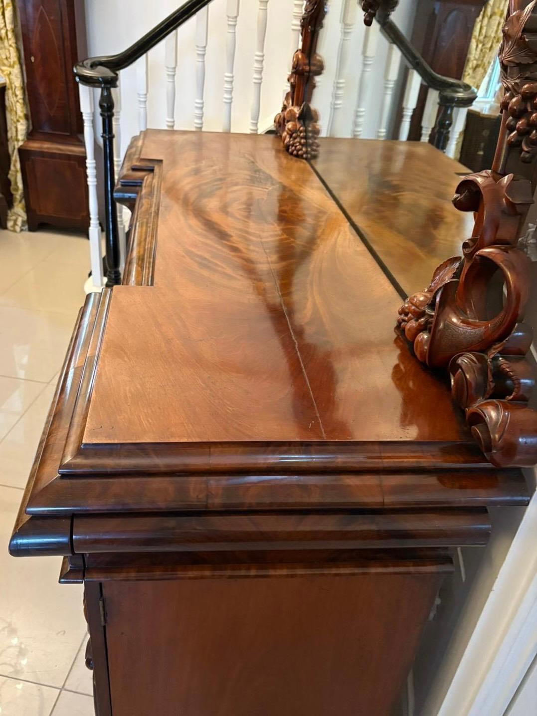 Outstanding Quality Antique Victorian Carved Mahogany Mirror Back Sideboard in vendita 9