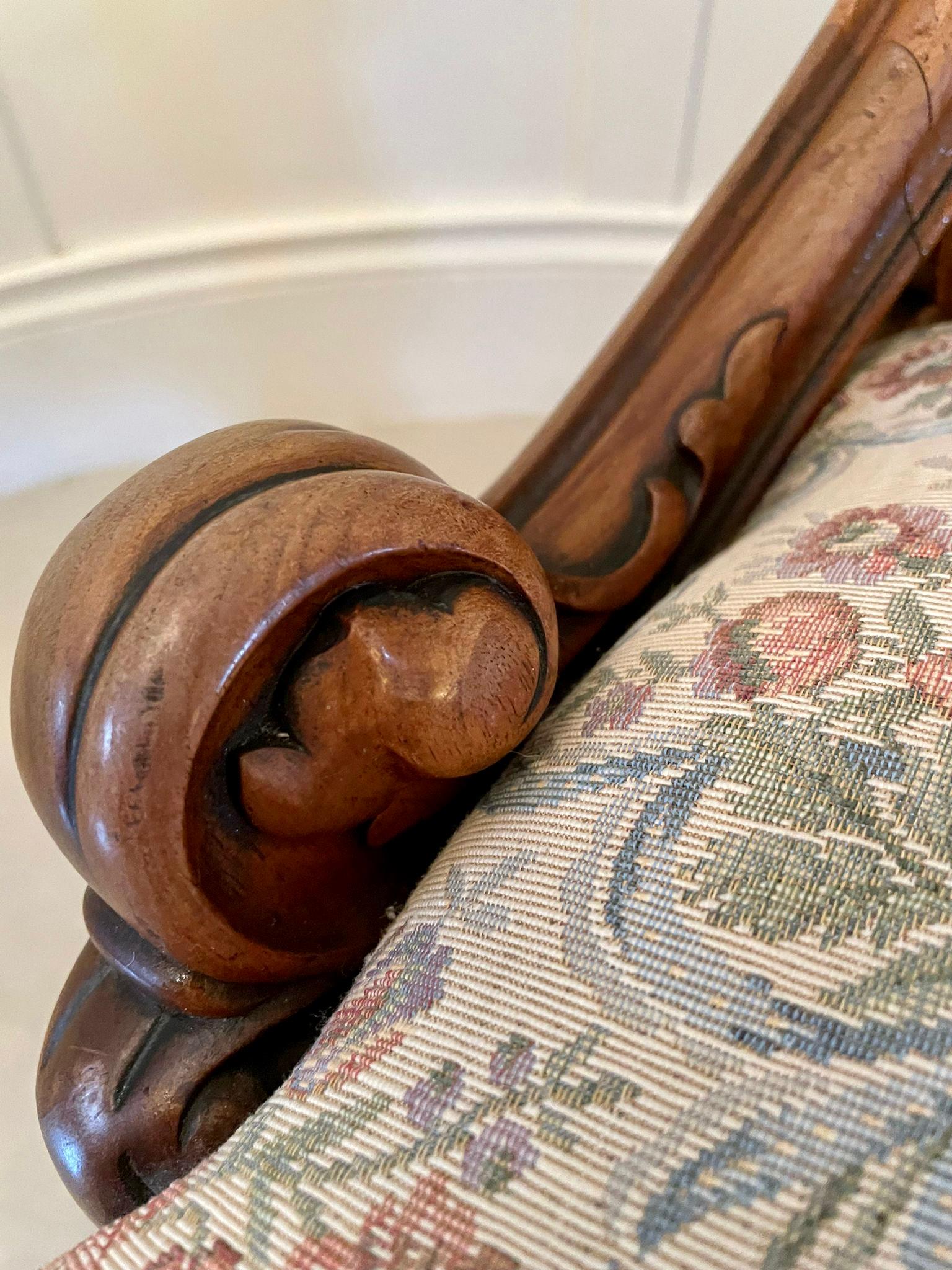 Outstanding Quality Antique Victorian Carved Walnut Chair In Good Condition For Sale In Suffolk, GB