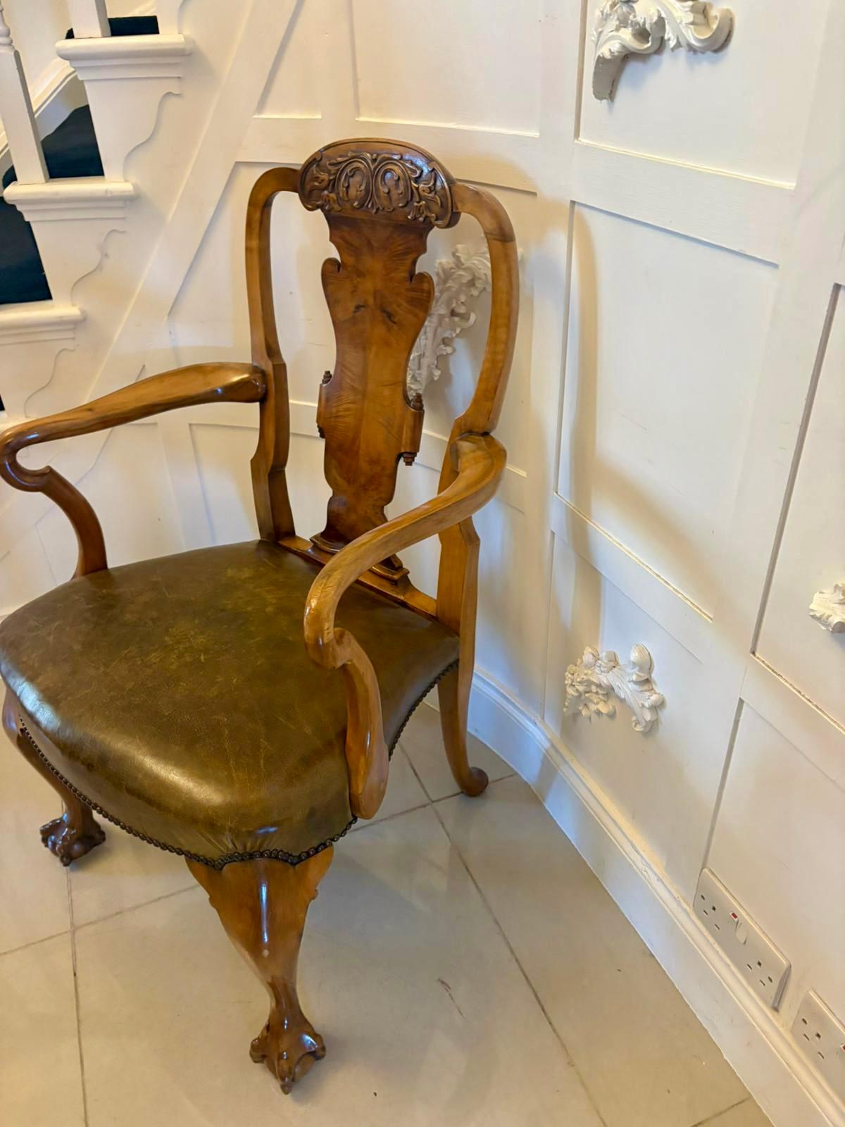 Outstanding Quality Antique Victorian Carved Walnut Desk Chair In Good Condition For Sale In Suffolk, GB