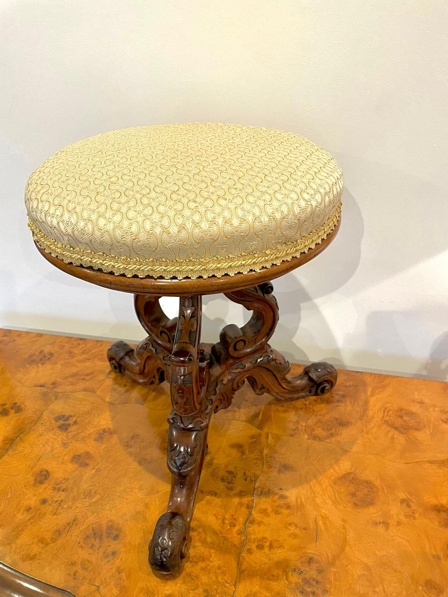 Outstanding Quality Antique Victorian Carved Walnut Stool In Good Condition For Sale In Suffolk, GB