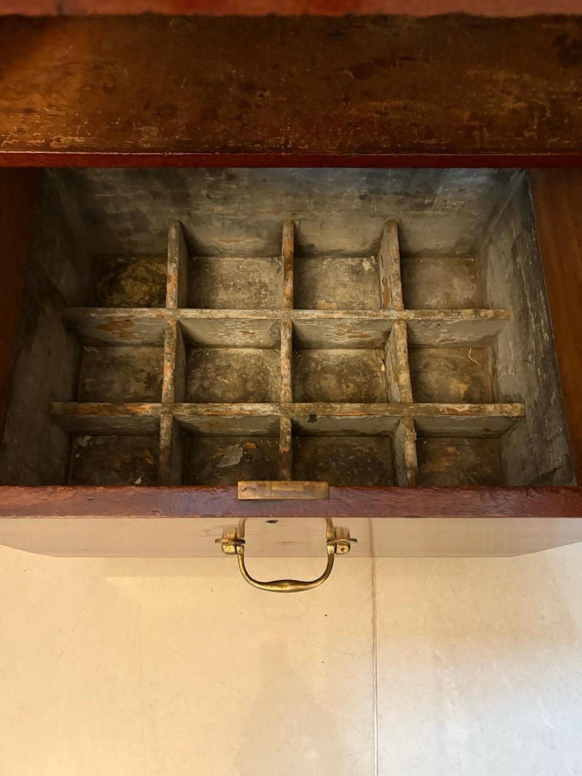 Altro Credenza in mogano figurato vittoriano di qualità eccezionale in vendita
