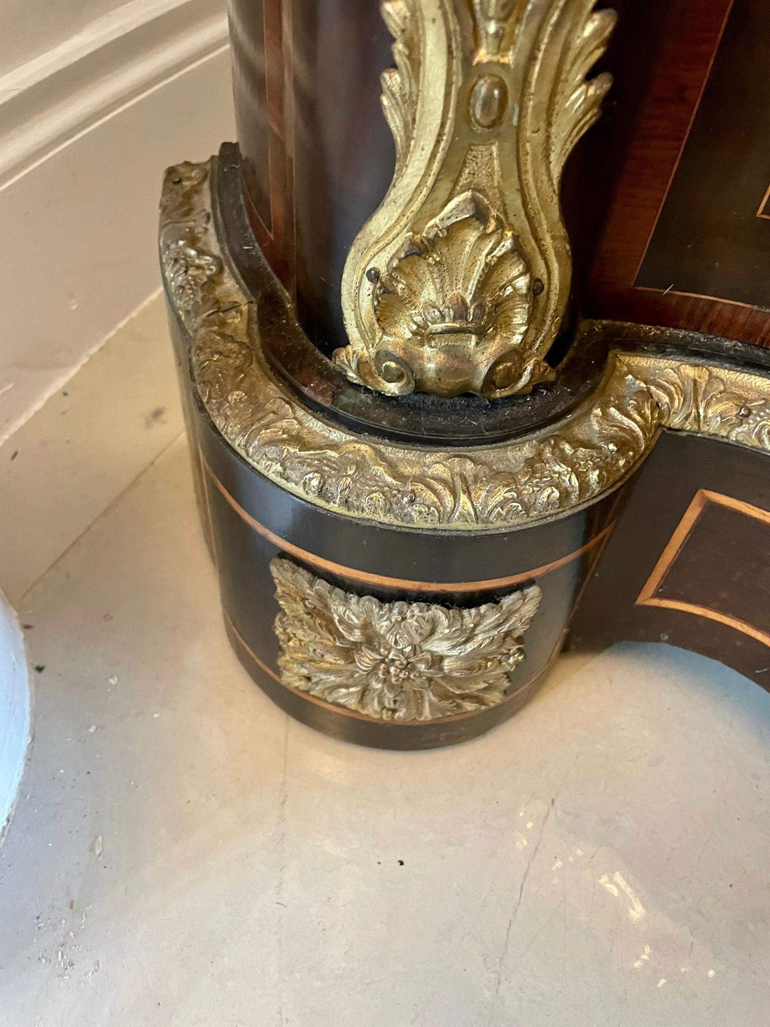 Hervorragende antike viktorianische Anrichte/Sideboard aus Goldbronze mit floraler Intarsienarbeit und Ormolu im Angebot 4