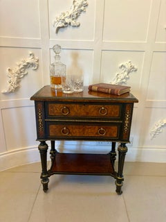 Mesa auxiliar/lámpara de madera de Amboyna de estilo victoriano, independiente y de calidad excepcional