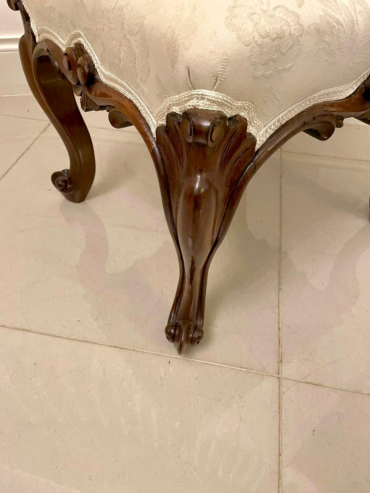Outstanding Quality Antique Victorian Freestanding Carved Walnut Stool In Good Condition For Sale In Suffolk, GB