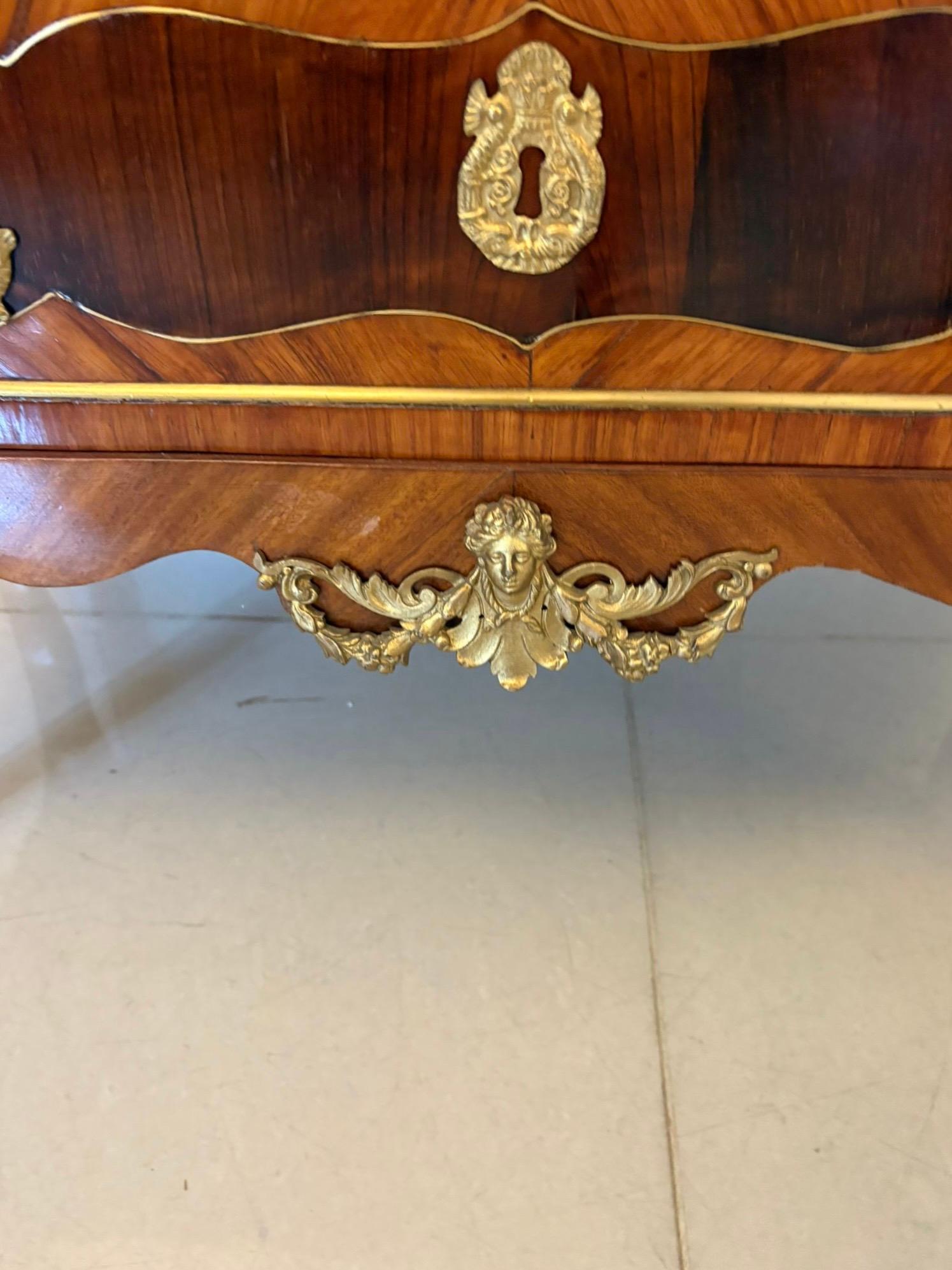 Victorien Commode victorienne française à dessus en marbre de qualité exceptionnelle en vente