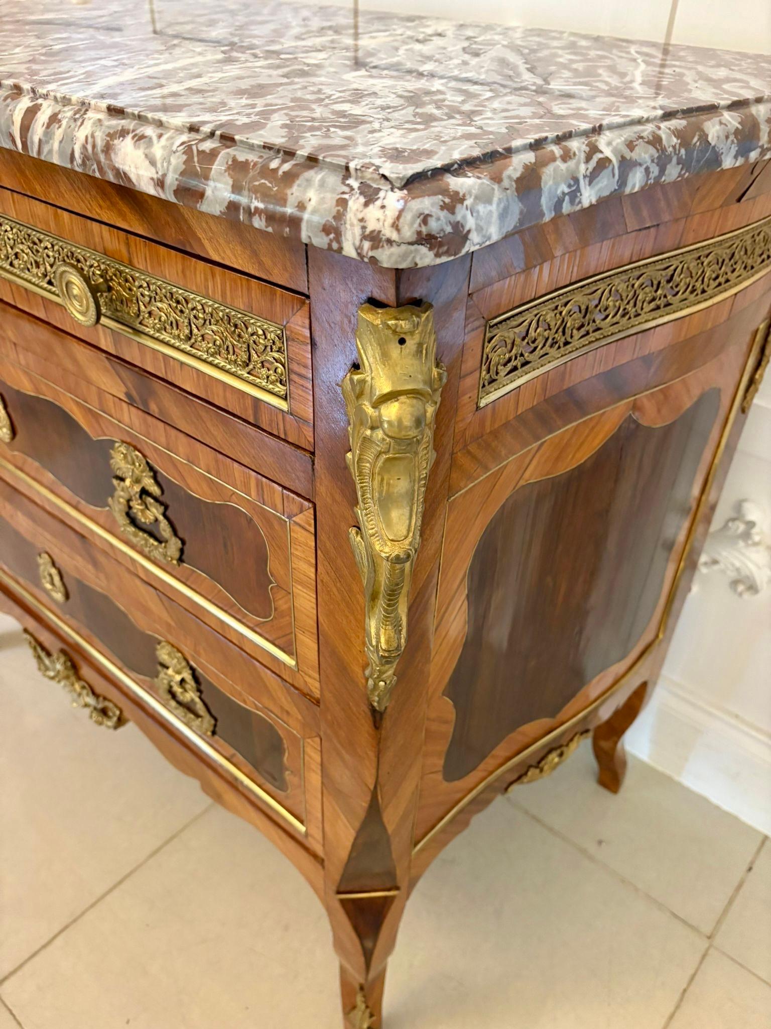 Commode victorienne française à dessus en marbre de qualité exceptionnelle en vente 1