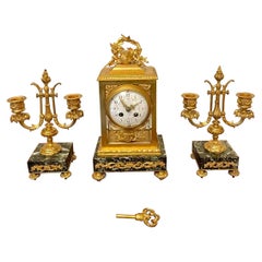 Antike viktorianische französische verschnörkelte Goldbronze-Uhr-Garnitur von A in hervorragender Qualität