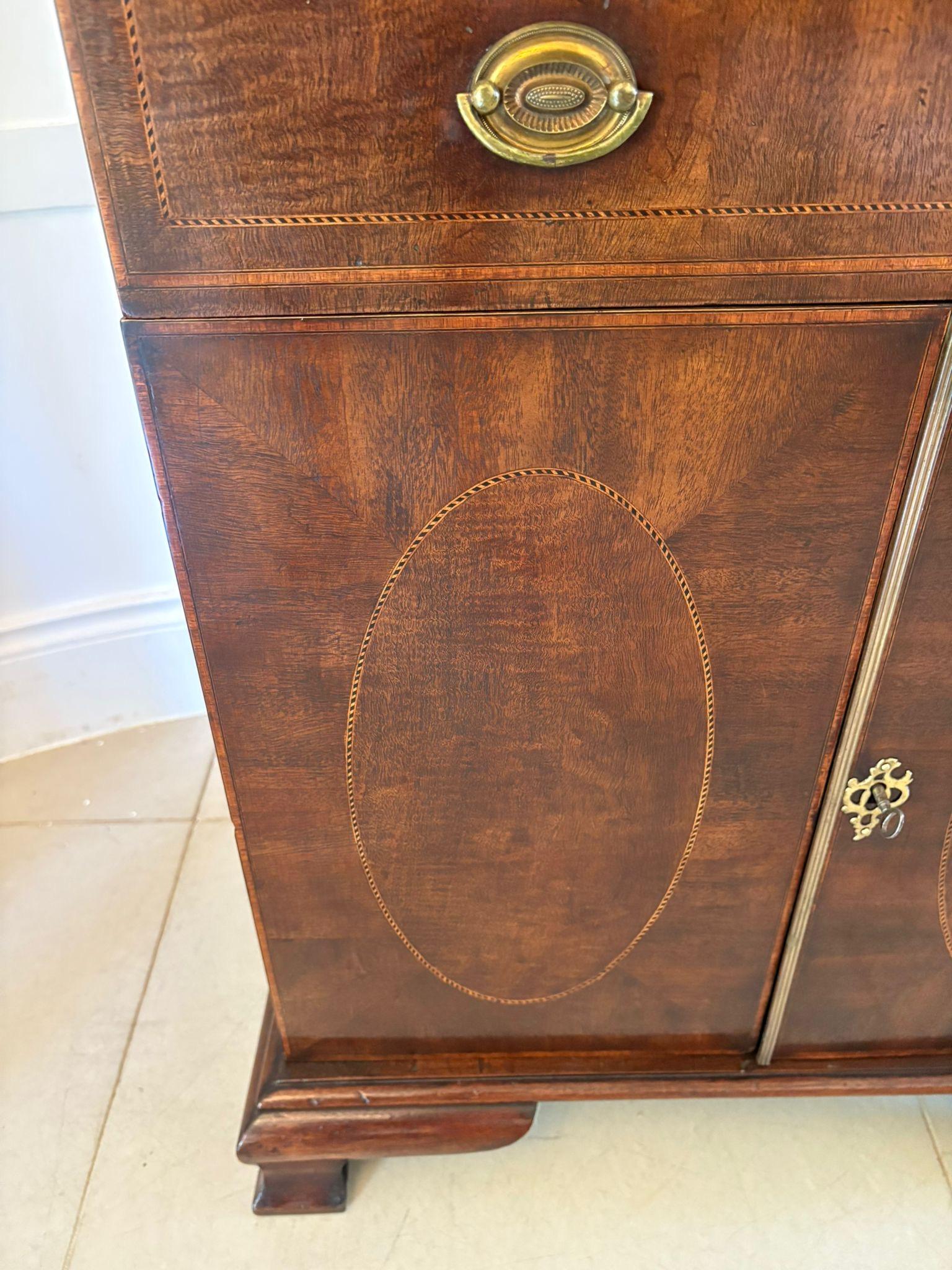 Outstanding Quality Antique Victorian Mahogany Inlaid Bookcase en vente 2