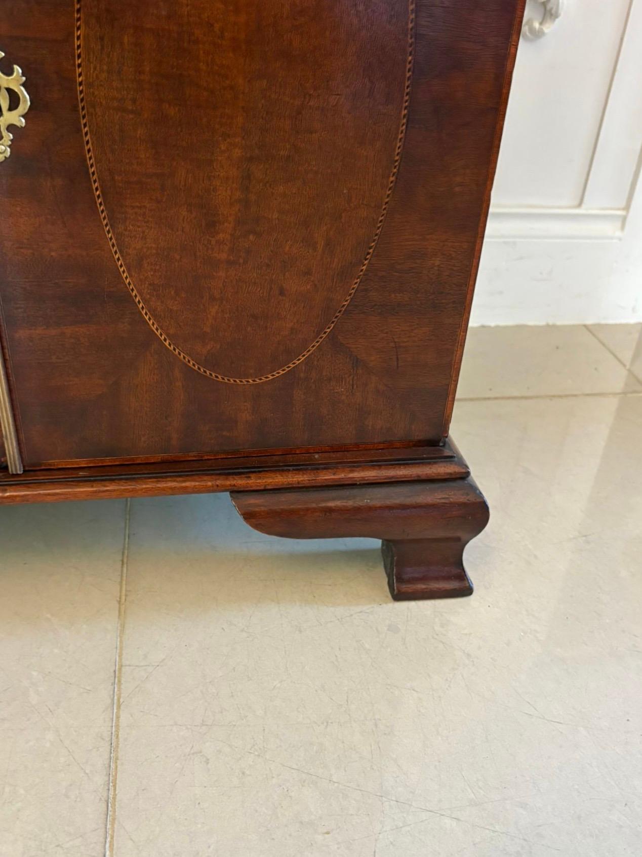 Outstanding Quality Antique Victorian Mahogany Inlaid Bookcase en vente 8