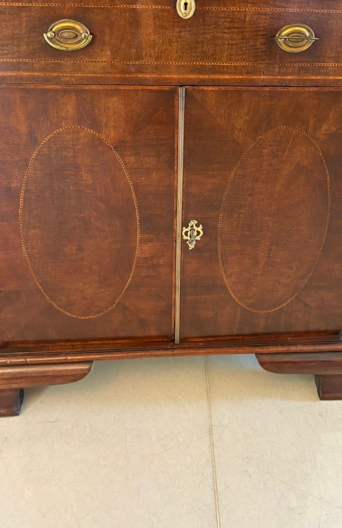 Outstanding Quality Antique Victorian Mahogany Inlaid Bookcase en vente 10