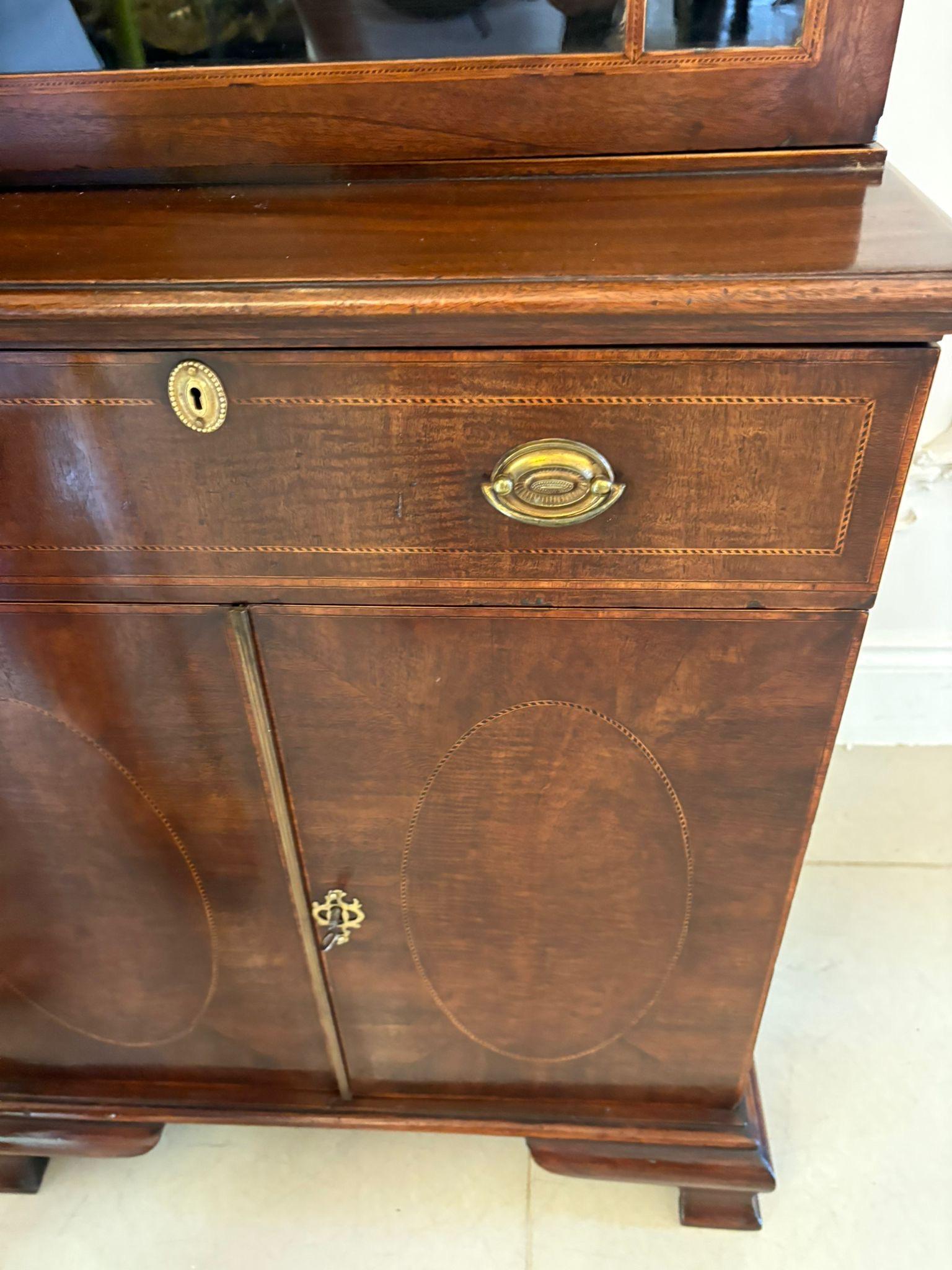 Incrusté Outstanding Quality Antique Victorian Mahogany Inlaid Bookcase en vente