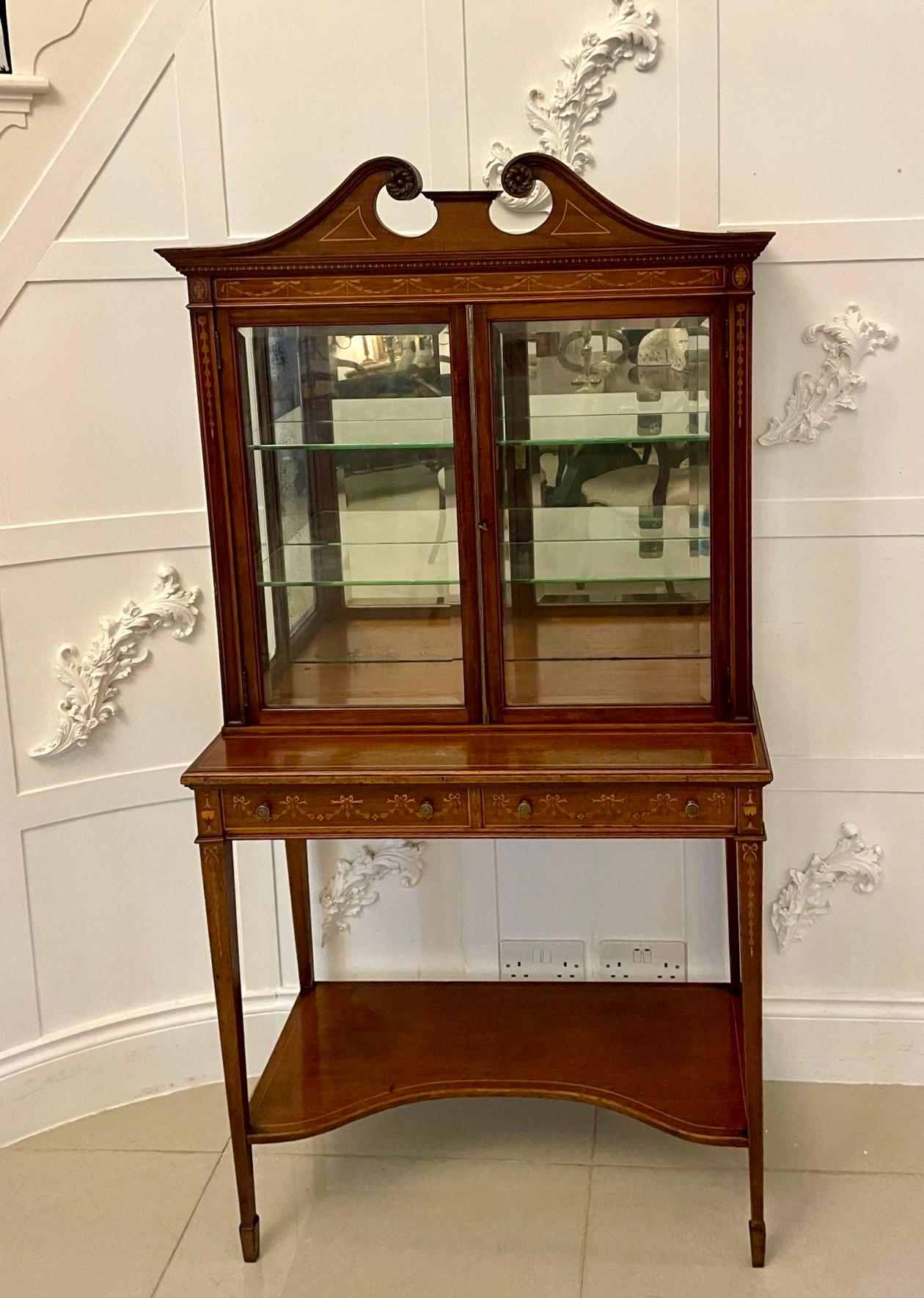 Outstanding Quality Antique Victorian Mahogany Inlaid Display Cabinet  For Sale 8