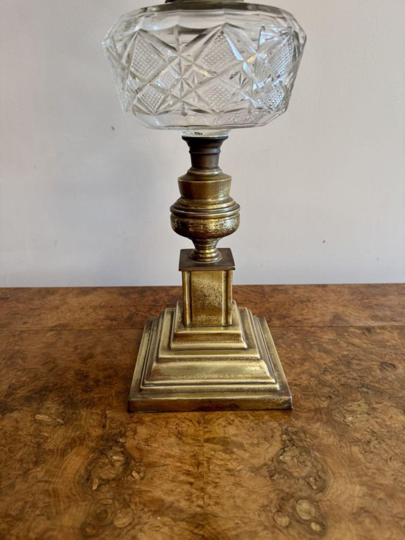 Laiton Lampe à huile victorienne ancienne de qualité exceptionnelle en vente