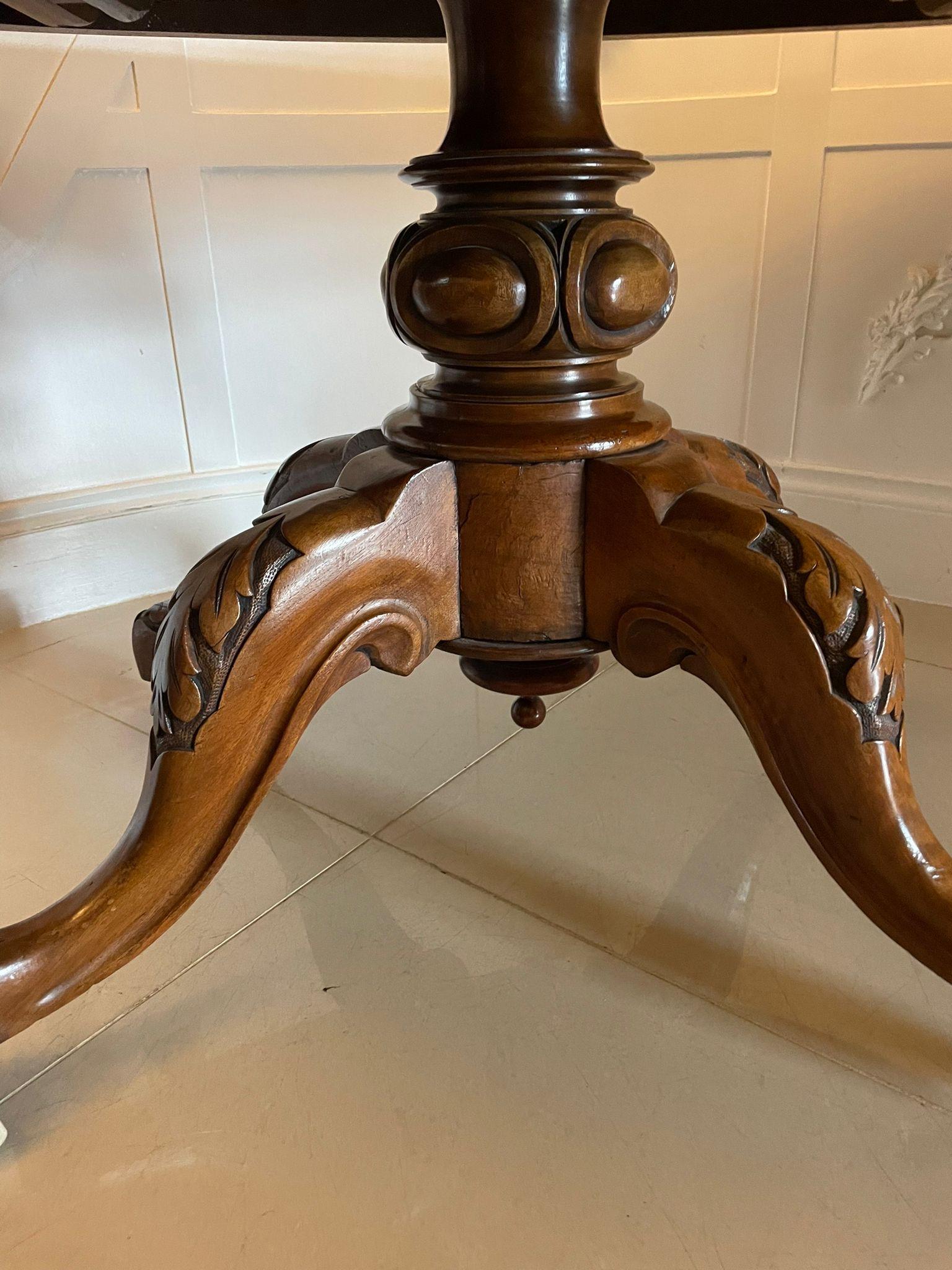 Outstanding Quality Antique Victorian Oval Burr Walnut Dining Table  For Sale 4