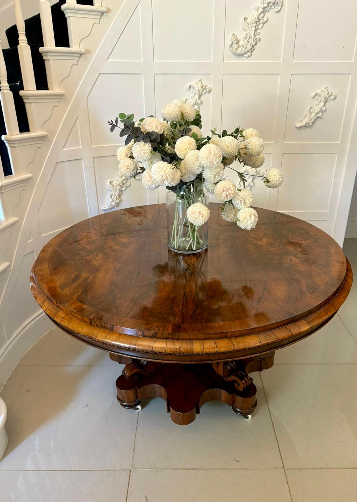 Mesa de centro/comedor circular de palisandro victoriano antiguo de calidad excepcional Victoriano en venta