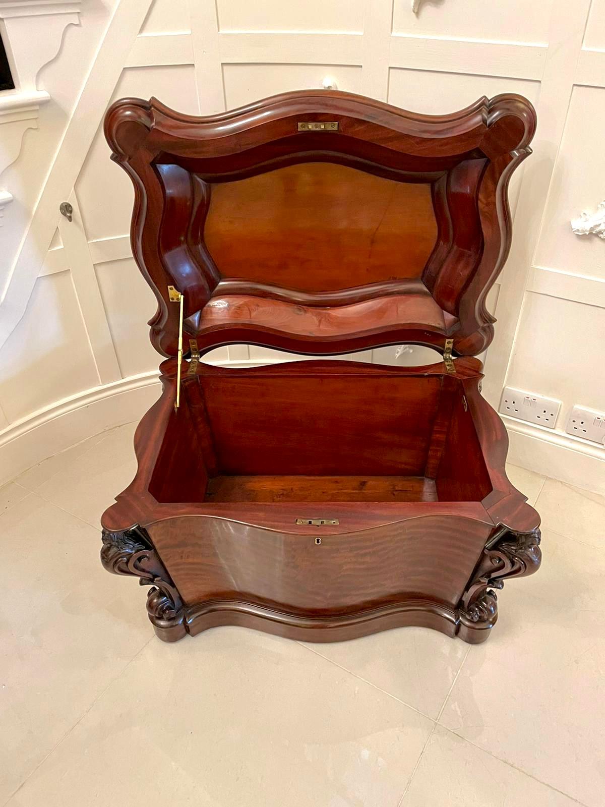 Outstanding Quality Antique William IV Mahogany Serpentine Shaped Wine Cooler For Sale 11