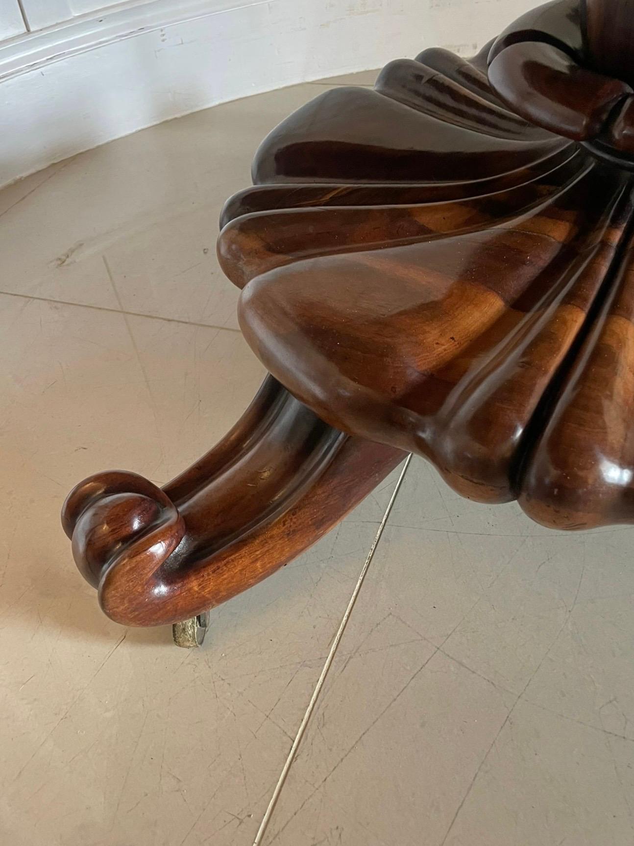 XIXe siècle Table de salle à manger/table centrale circulaire William IV de qualité exceptionnelle en vente