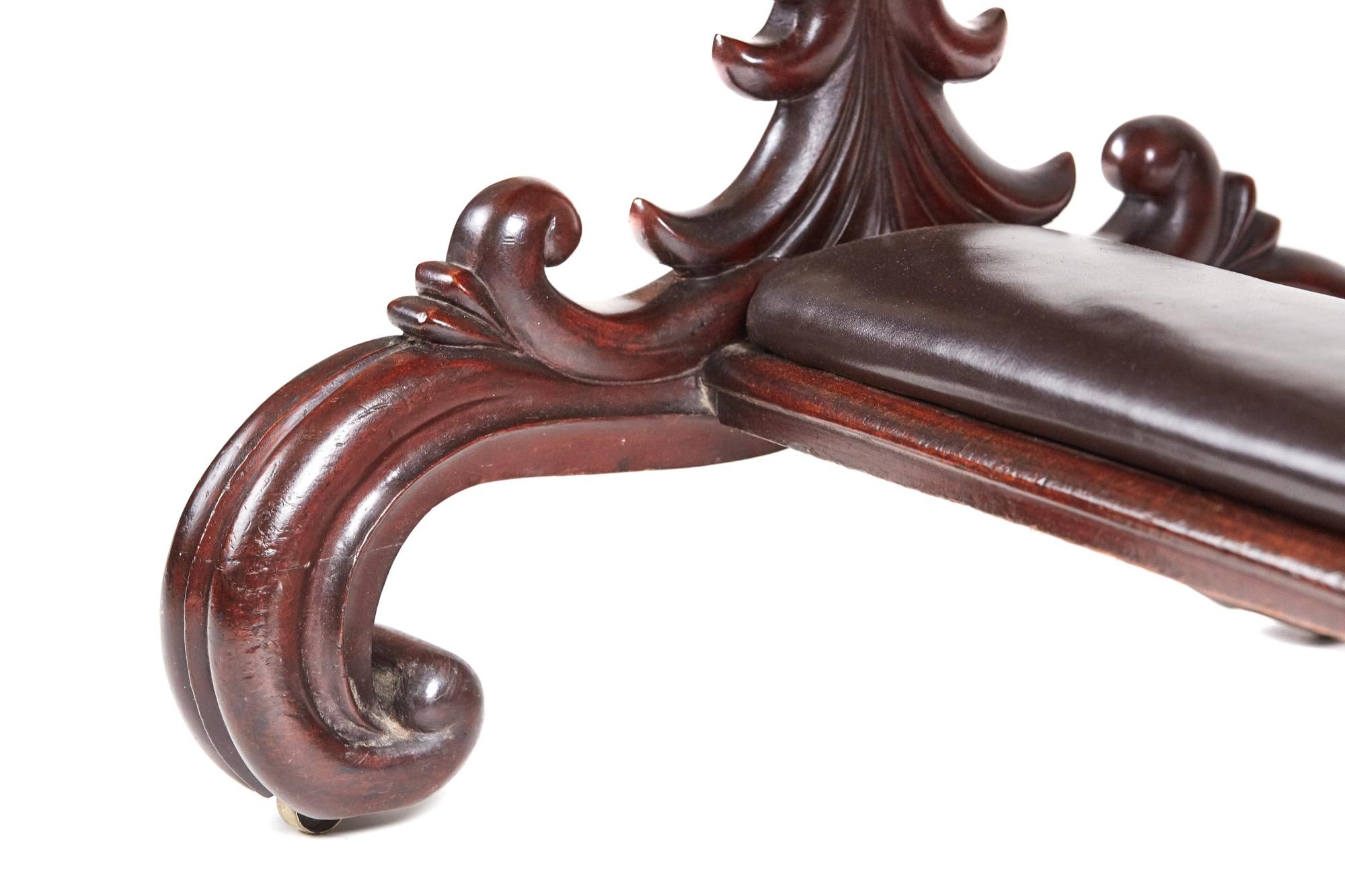 Outstanding Quality Carved Antique Mahogany Centre Table, circa 1850 For Sale 2