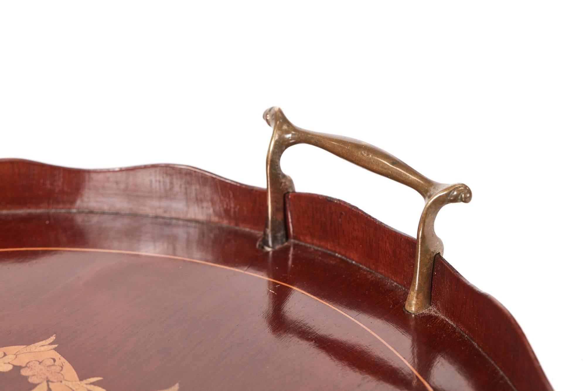 Outstanding quality Edwardian inlaid mahogany oval tray, original brass handles, fantastic inlaid centre with garlands around a large shell
Fantastic color and condition
Measure: 27
