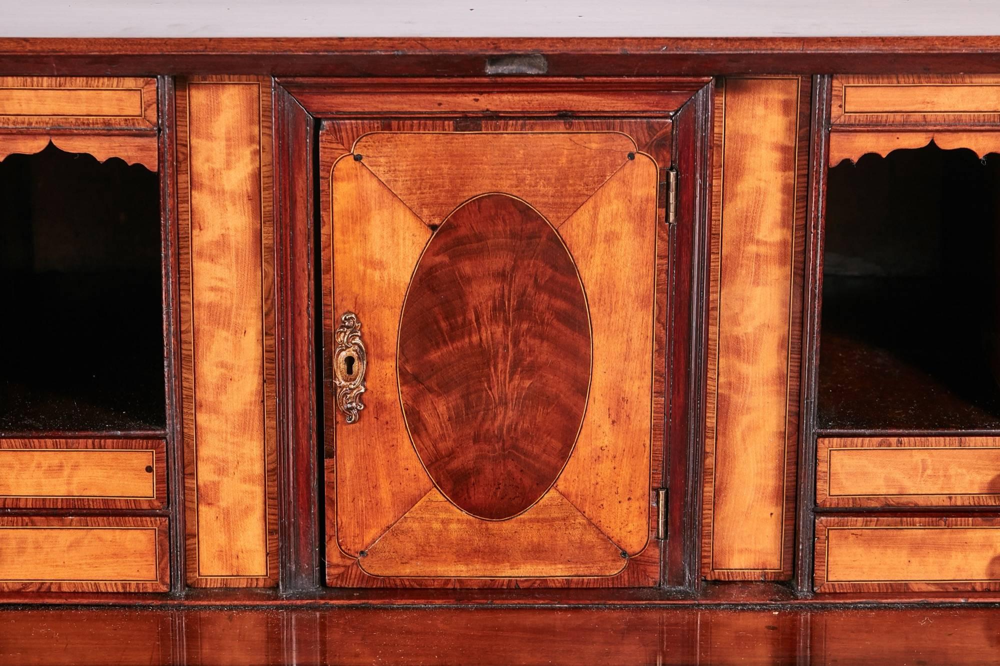 18th Century and Earlier Outstanding Quality George III Inlaid Mahogany Bureau For Sale