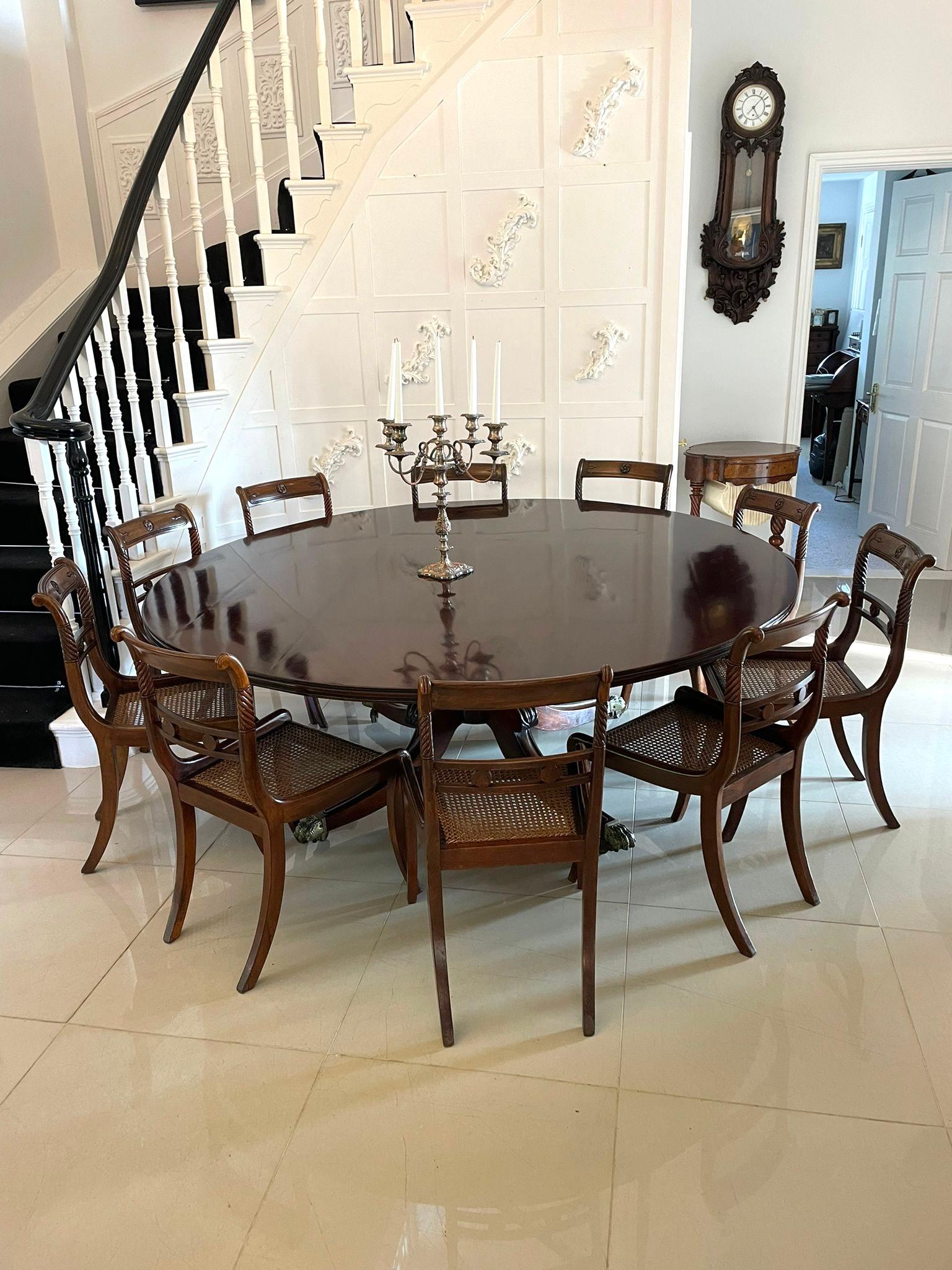 10 seater round table