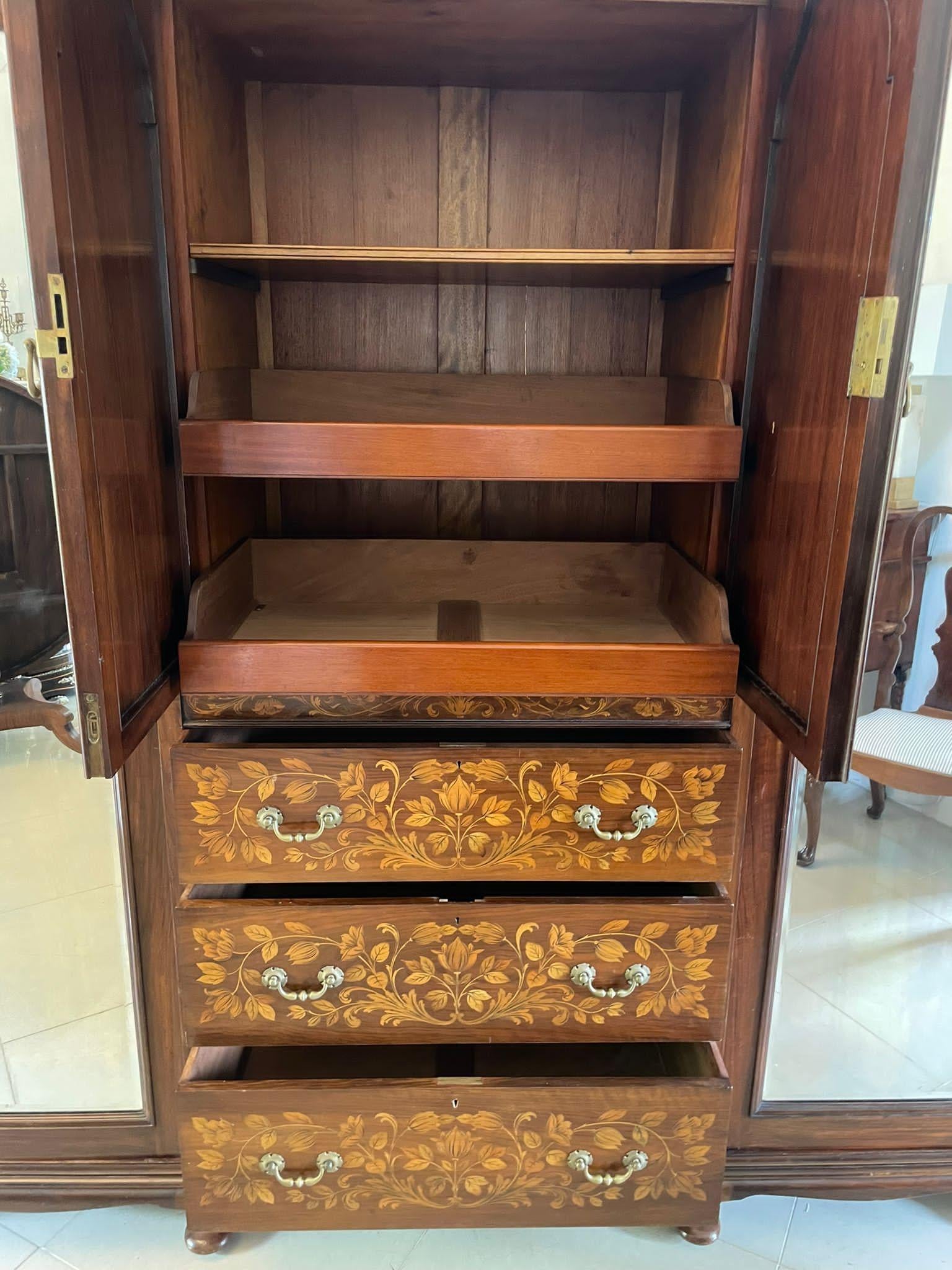 Armario Grande Antiguo de Marquetería Floral de Nogal Figurado de Calidad Excepcional Victoriano en venta