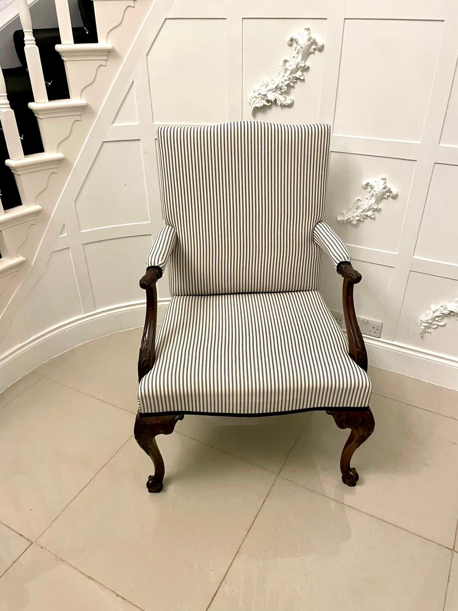 Victorien Grand fauteuil ancien en acajou sculpté de qualité exceptionnelle de Gainsborough en vente